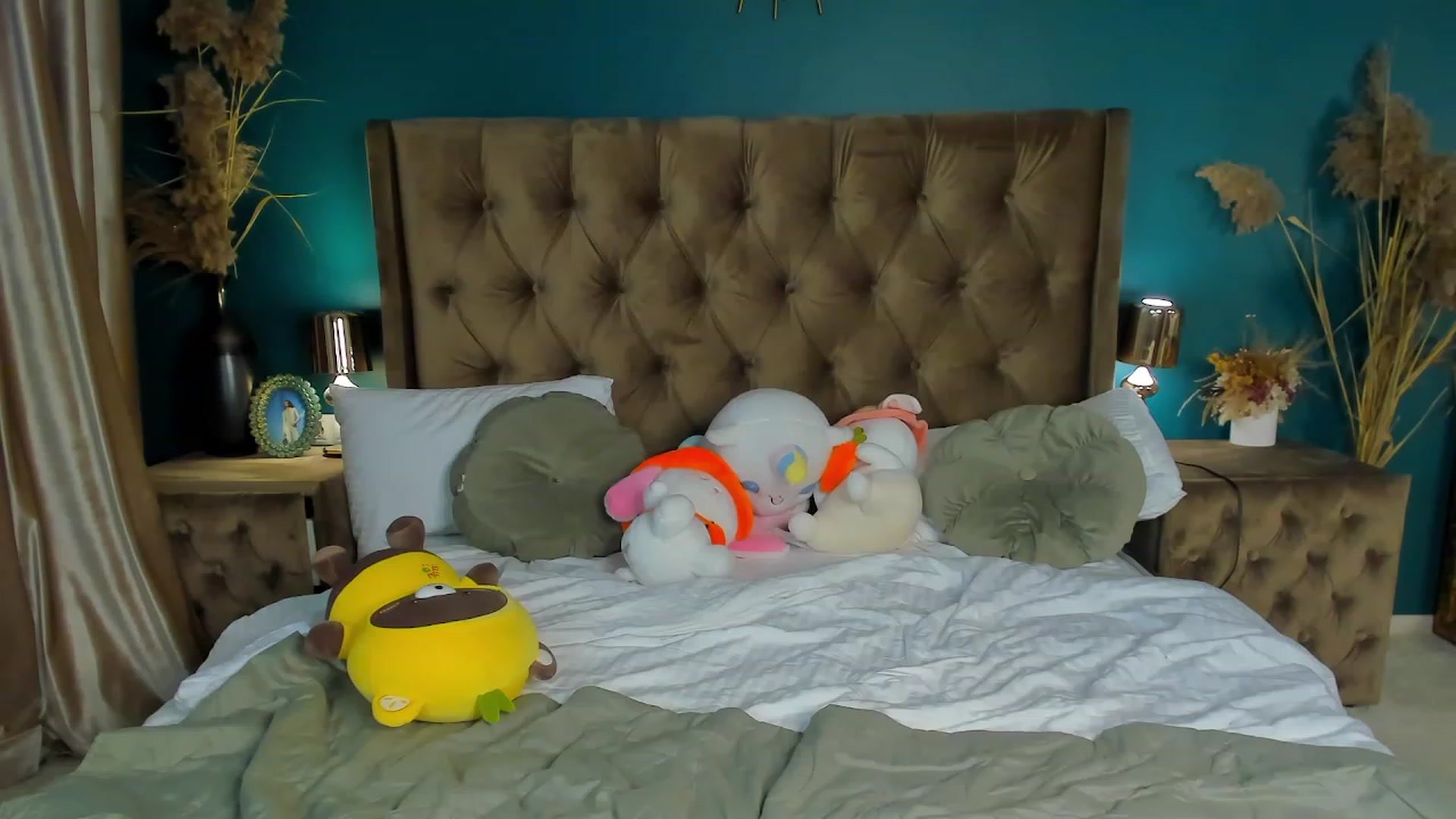 Gallery image thumbnail from ElsaYoung's myfreecams stream on, 09/23/2023, 12:24 image 2 of 20