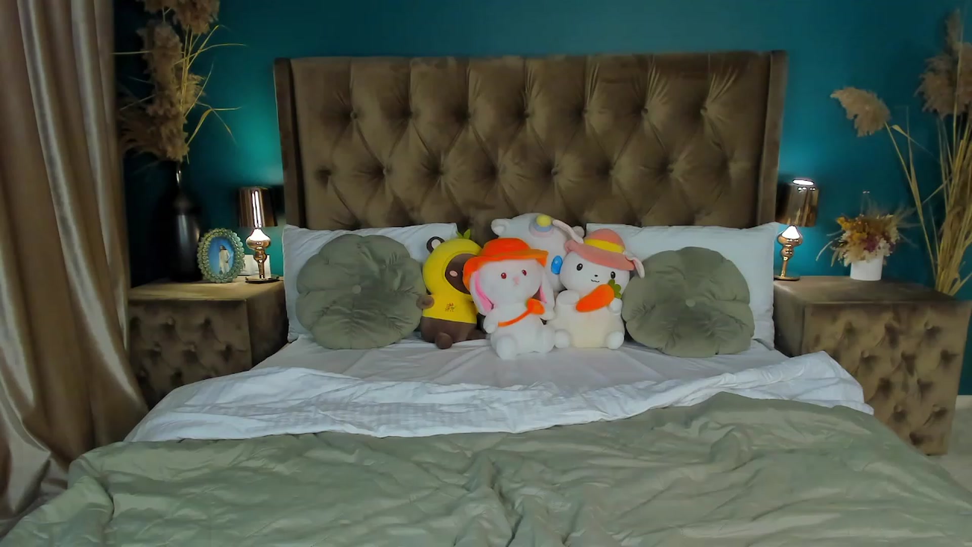 Gallery image thumbnail from ElsaYoung's myfreecams stream on, 09/24/2023, 14:32 image 10 of 20