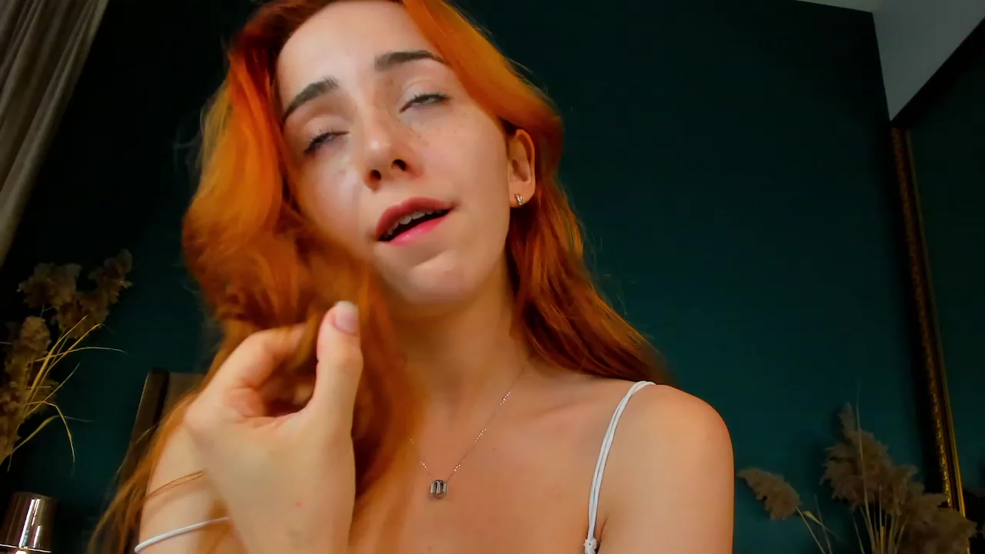 Gallery image thumbnail from ElsaYoung's myfreecams stream on, 09/26/2023, 18:25 image 14 of 20