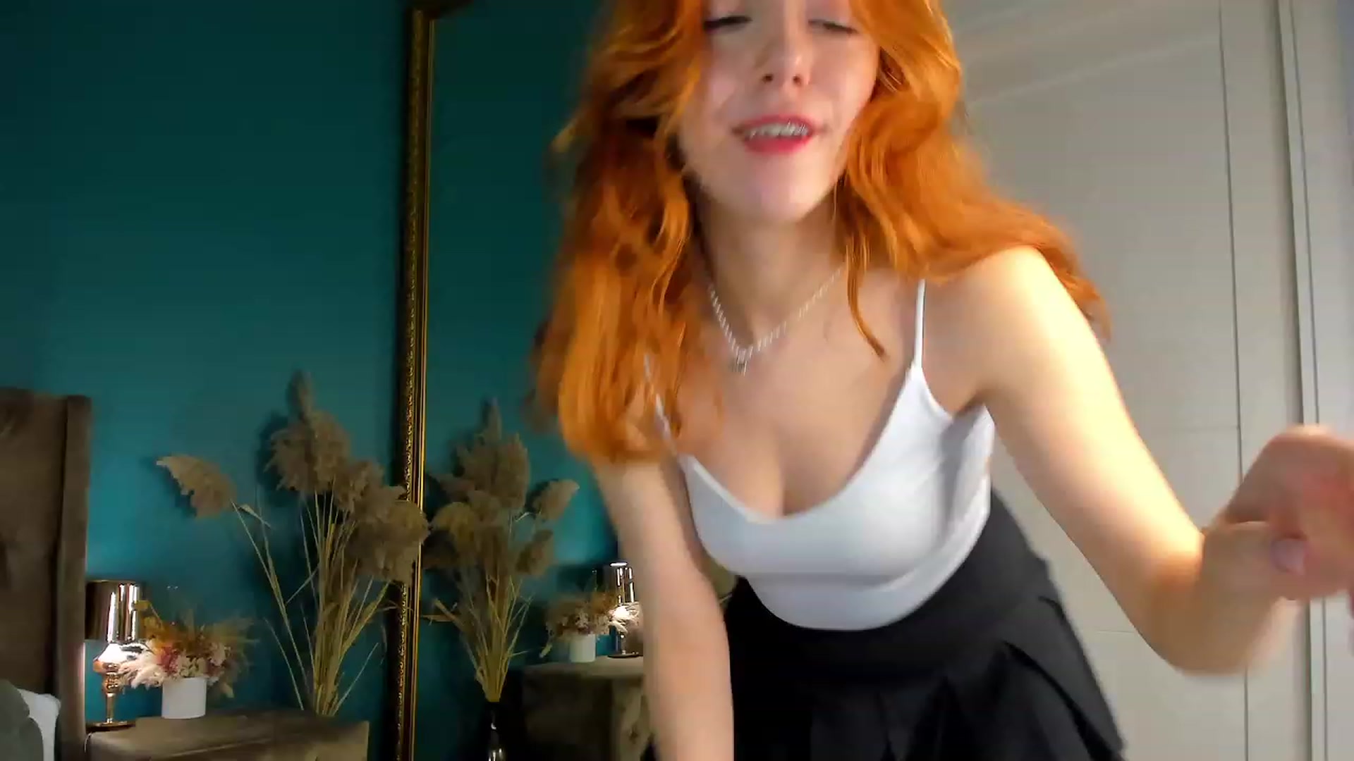 Gallery image thumbnail from ElsaYoung's myfreecams stream on, 09/29/2023, 17:34 image 14 of 20