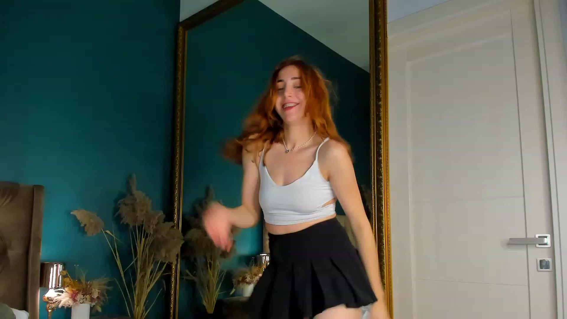 Gallery image thumbnail from ElsaYoung's myfreecams stream on, 09/29/2023, 17:34 image 7 of 20