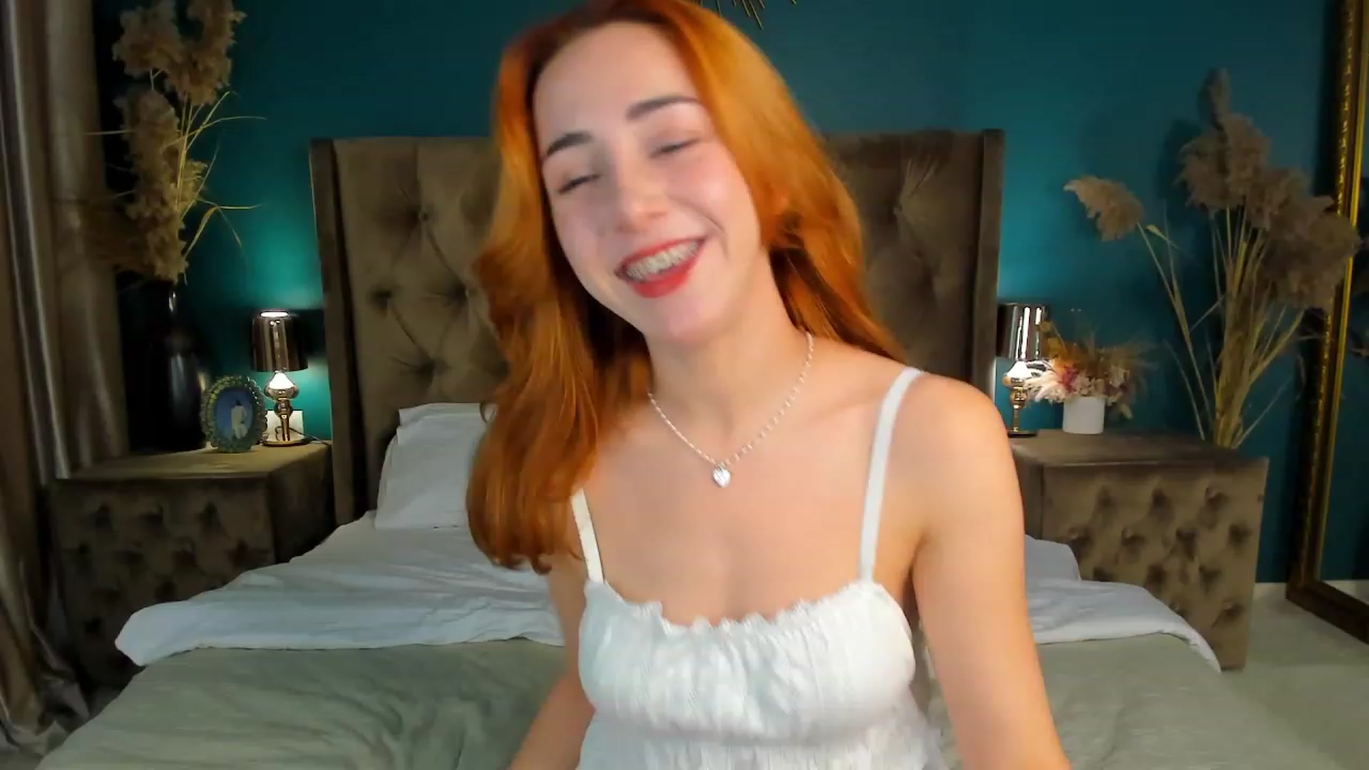 Gallery image thumbnail from ElsaYoung's myfreecams stream on, 09/30/2023, 12:31 image 6 of 20