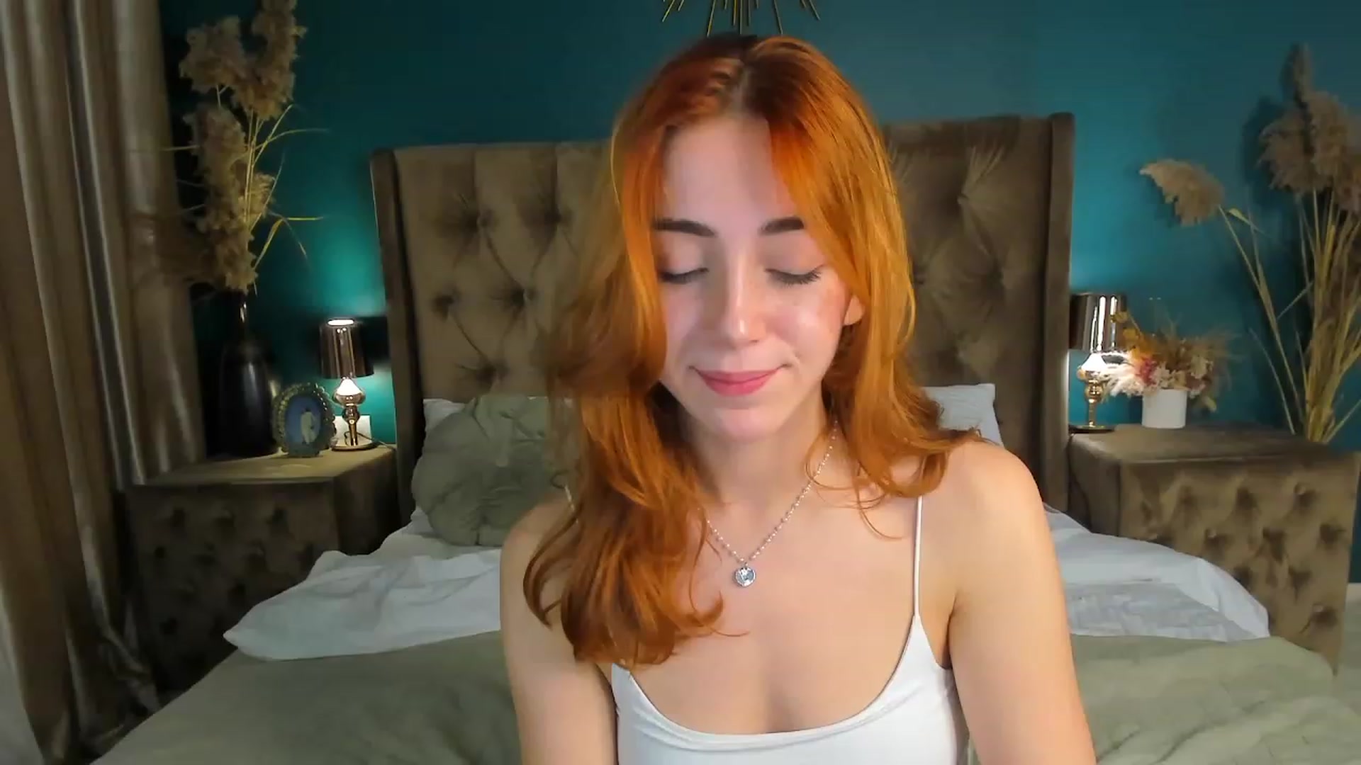 Gallery image thumbnail from ElsaYoung's myfreecams stream on, 10/04/2023, 15:11 image 1 of 20