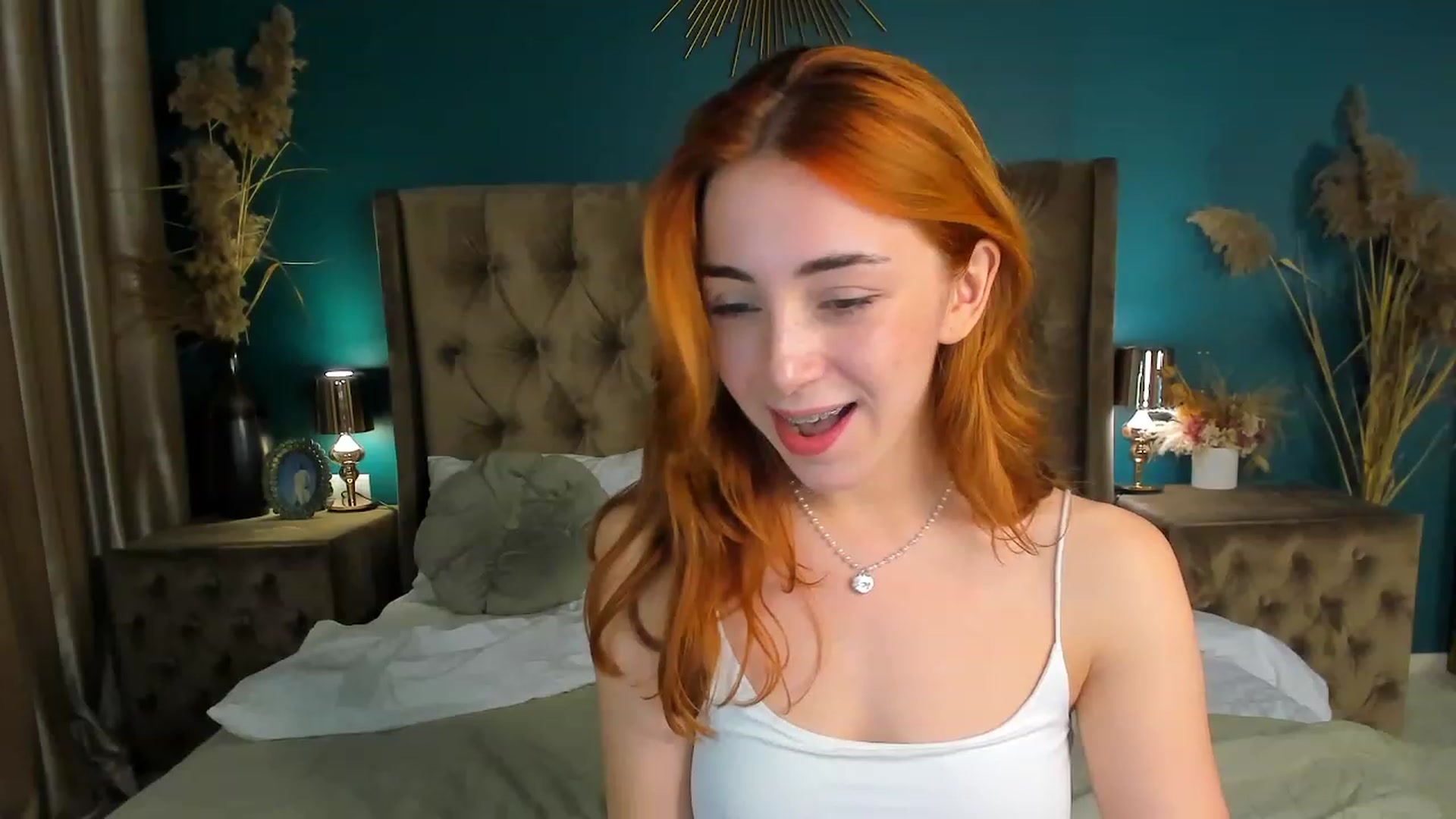 Gallery image thumbnail from ElsaYoung's myfreecams stream on, 10/04/2023, 15:11 image 16 of 20