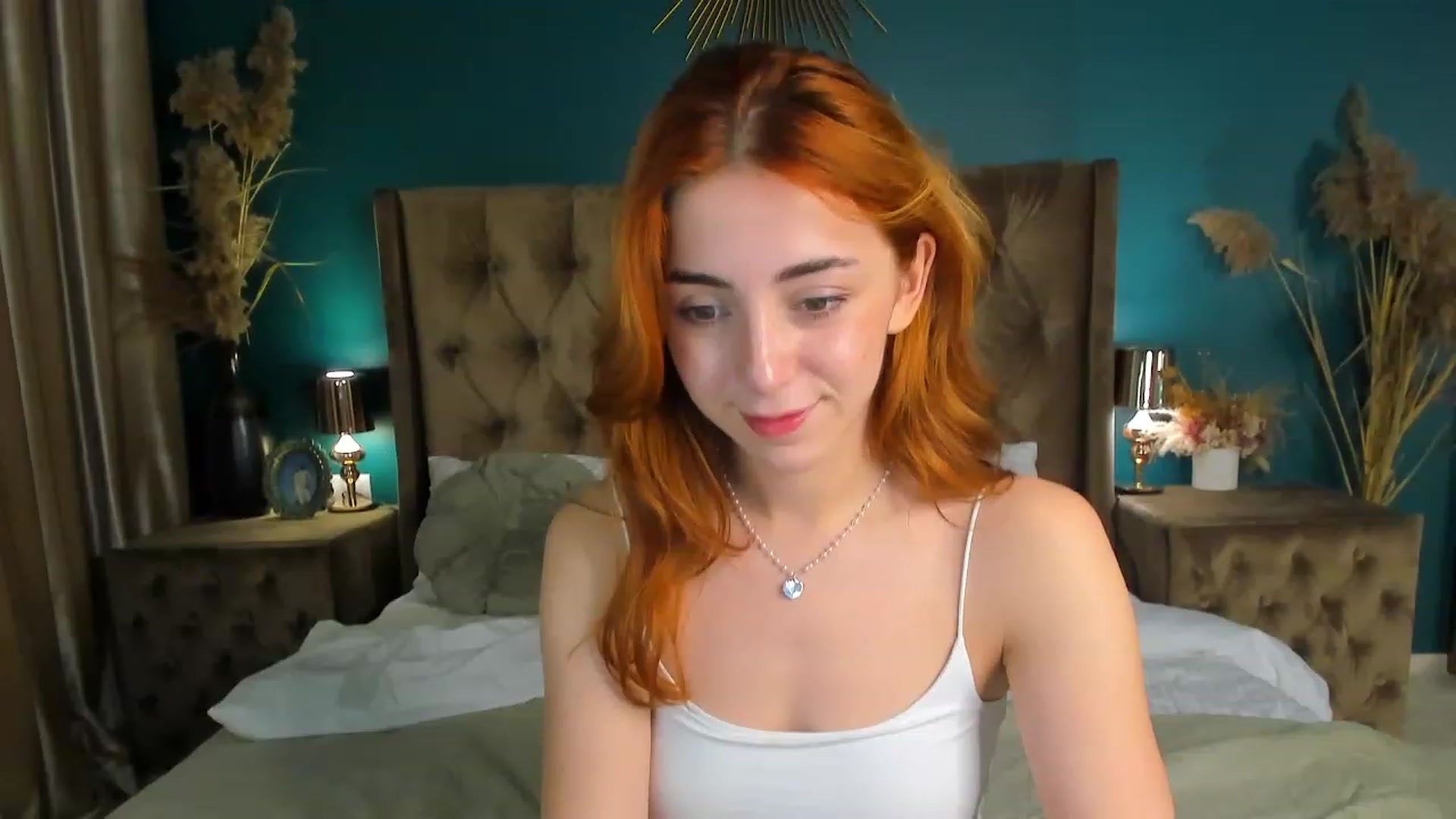Gallery image thumbnail from ElsaYoung's myfreecams stream on, 10/04/2023, 15:11 image 10 of 20