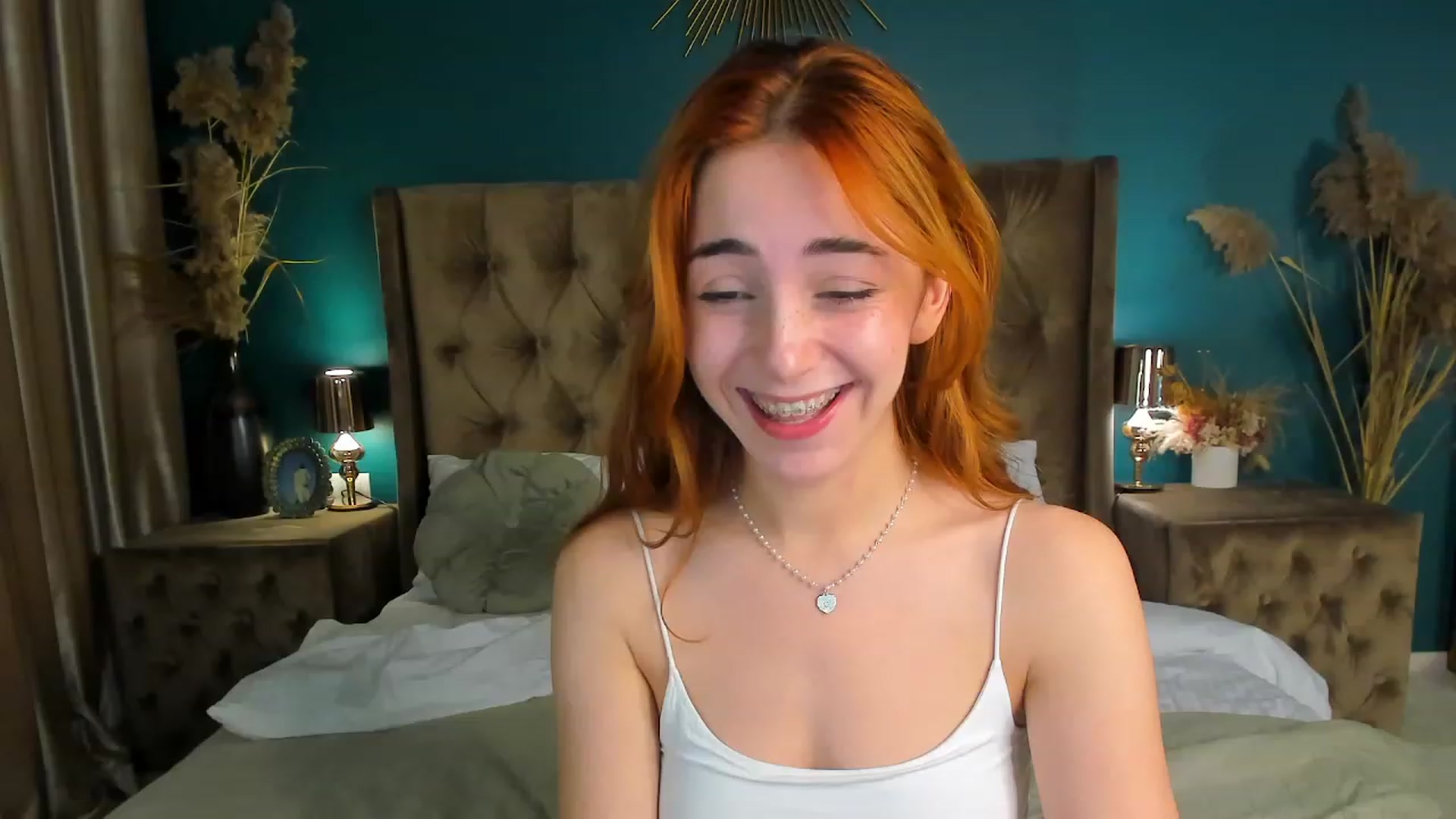 Gallery image thumbnail from ElsaYoung's myfreecams stream on, 10/04/2023, 15:11 image 17 of 20