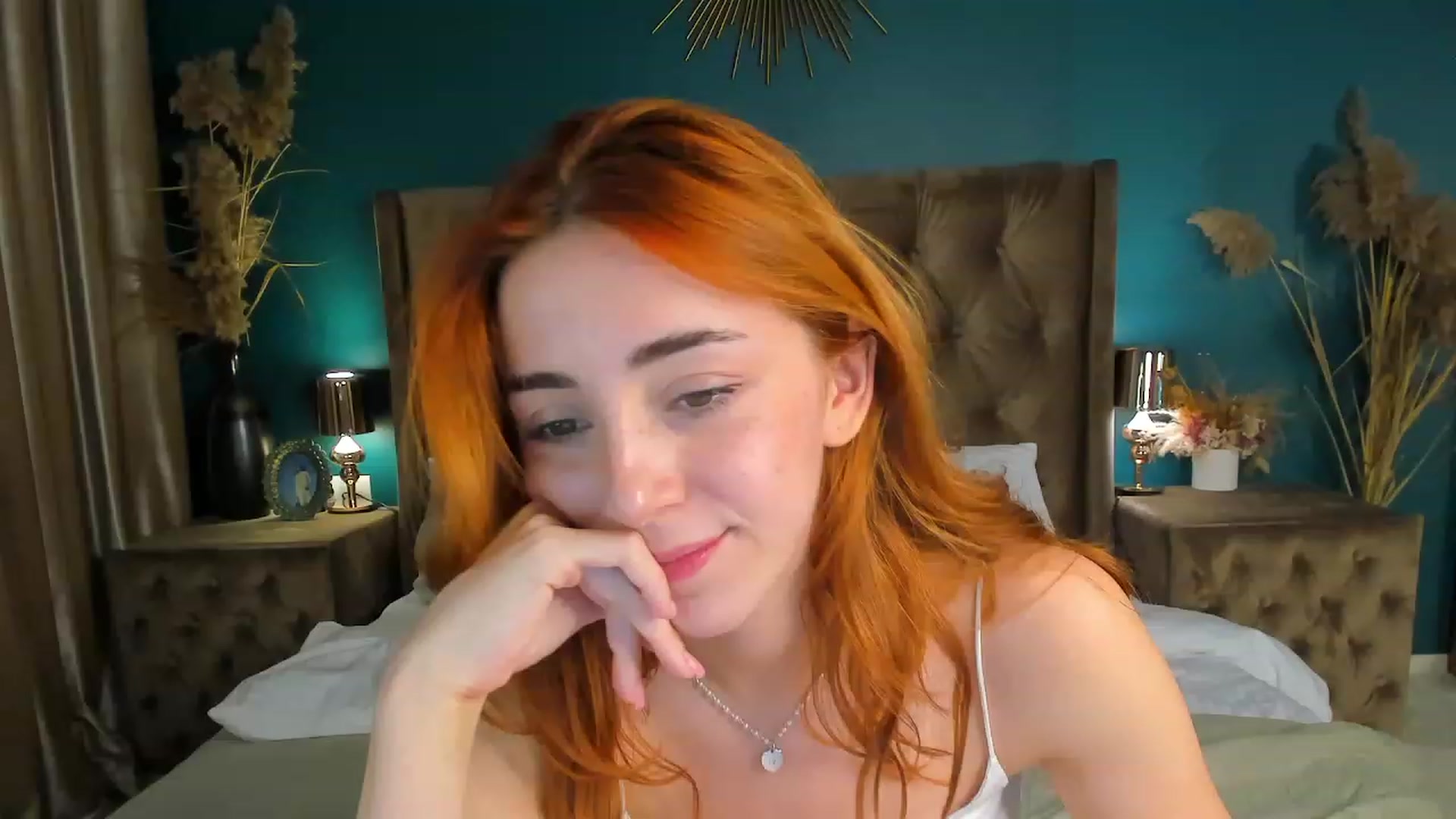 Gallery image thumbnail from ElsaYoung's myfreecams stream on, 10/04/2023, 15:11 image 12 of 20
