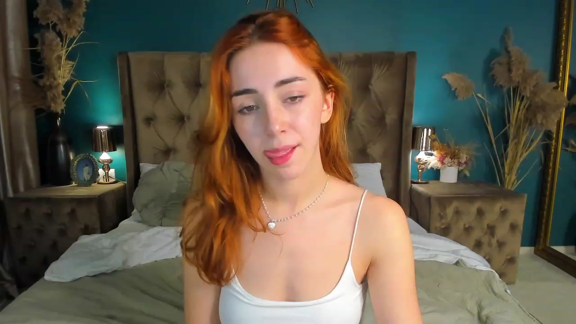 Gallery image thumbnail from ElsaYoung's myfreecams stream on, 10/04/2023, 16:37 image 1 of 20