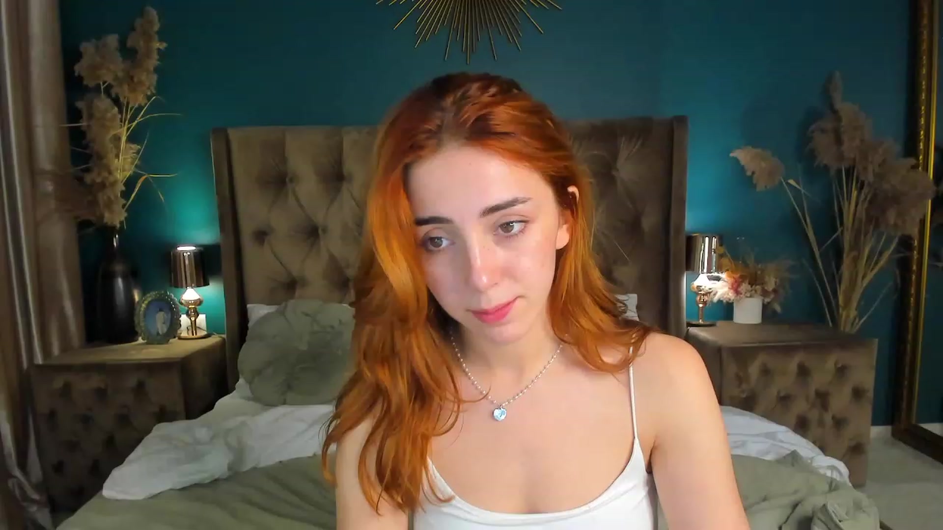 Gallery image thumbnail from ElsaYoung's myfreecams stream on, 10/04/2023, 16:37 image 10 of 20
