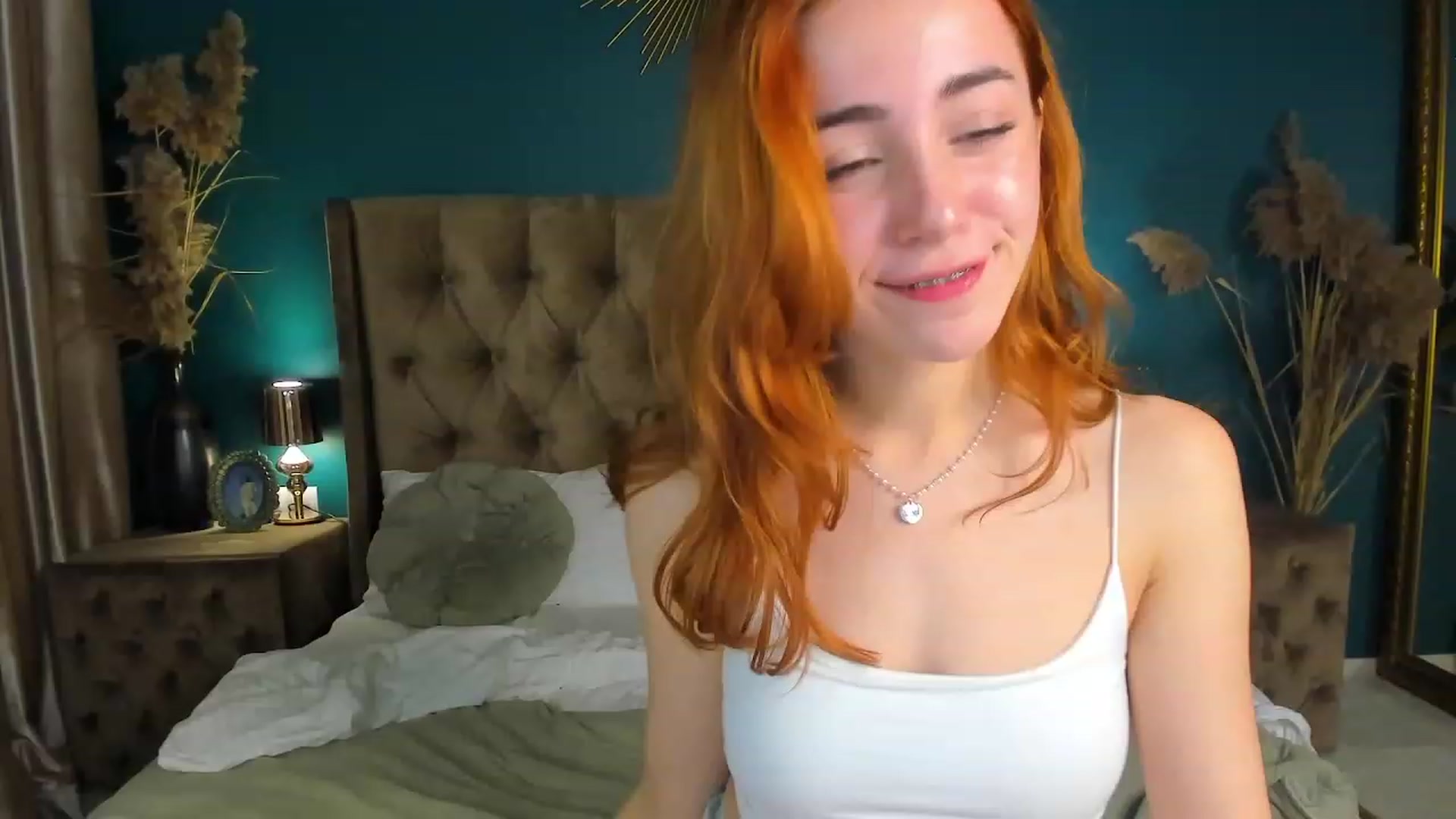 Gallery image thumbnail from ElsaYoung's myfreecams stream on, 10/04/2023, 16:37 image 14 of 20