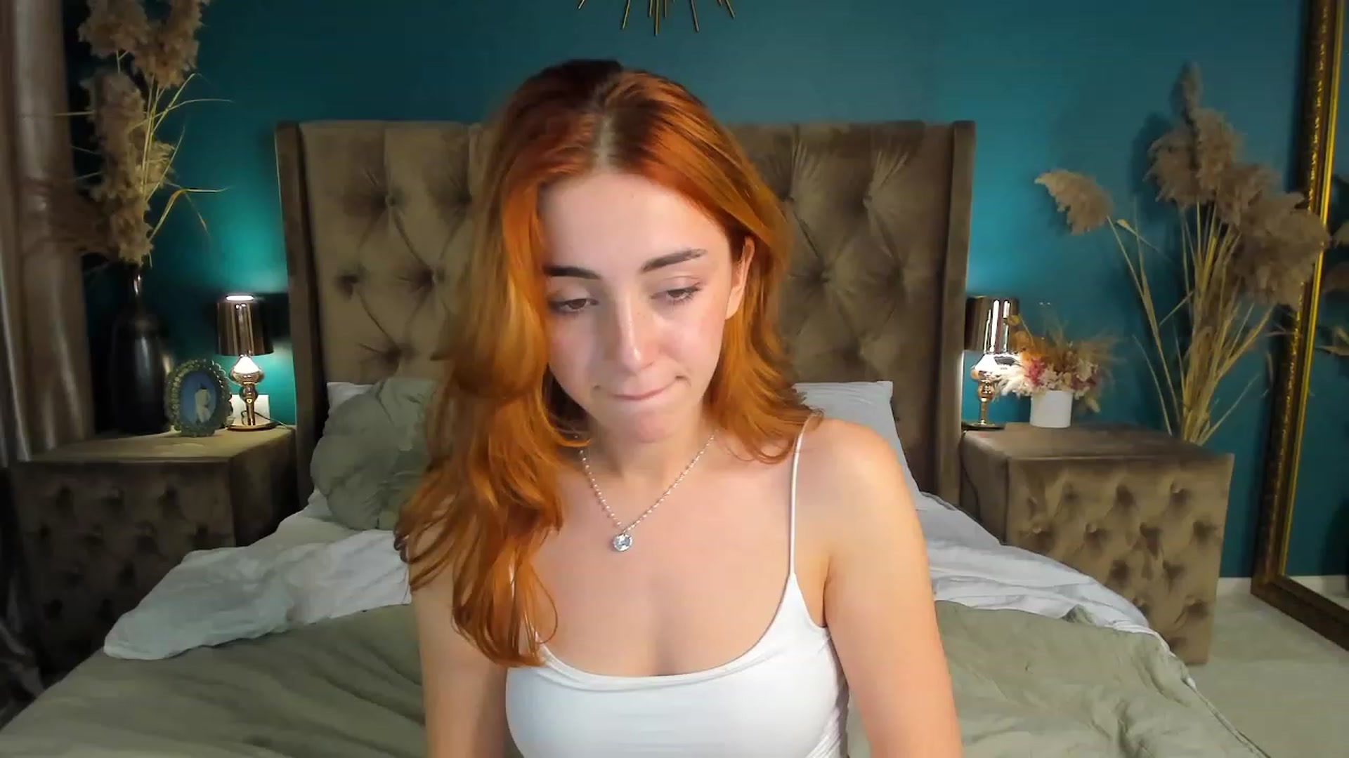 Gallery image thumbnail from ElsaYoung's myfreecams stream on, 10/04/2023, 16:37 image 2 of 20