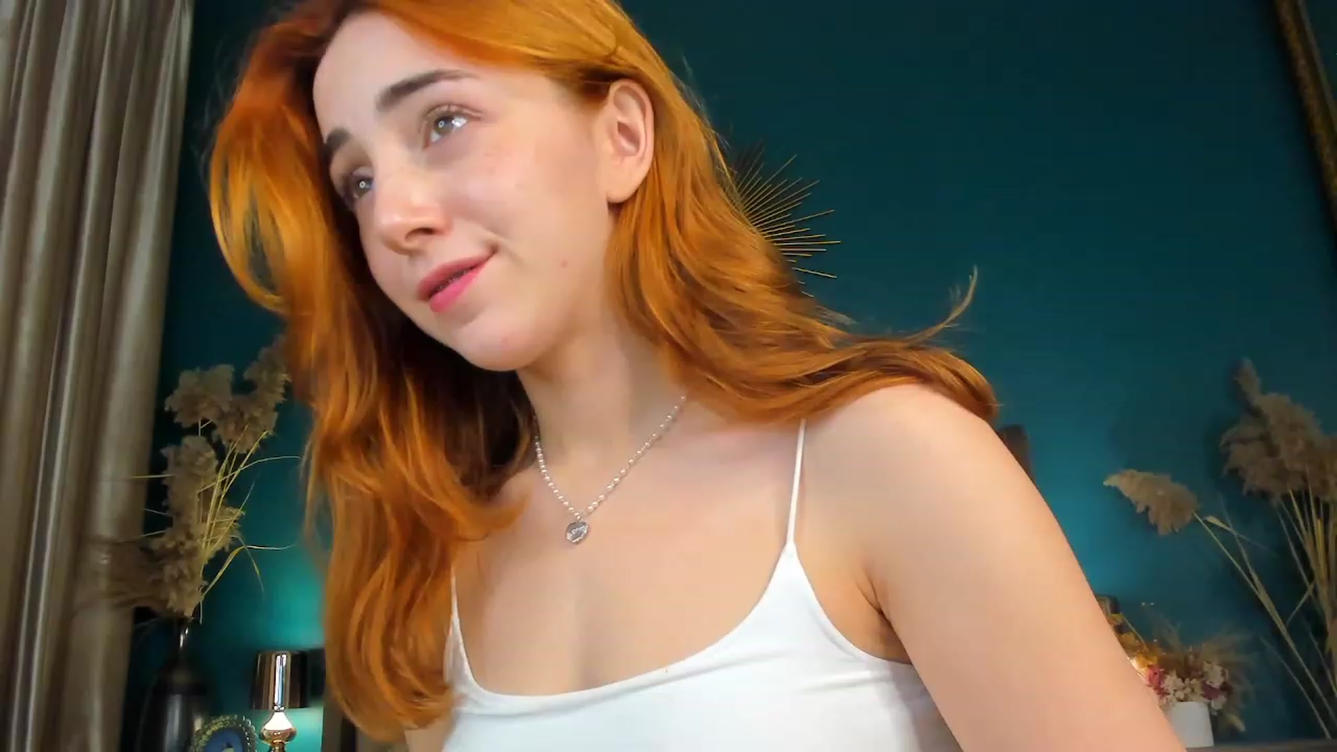 Gallery image thumbnail from ElsaYoung's myfreecams stream on, 10/04/2023, 18:40 image 12 of 20