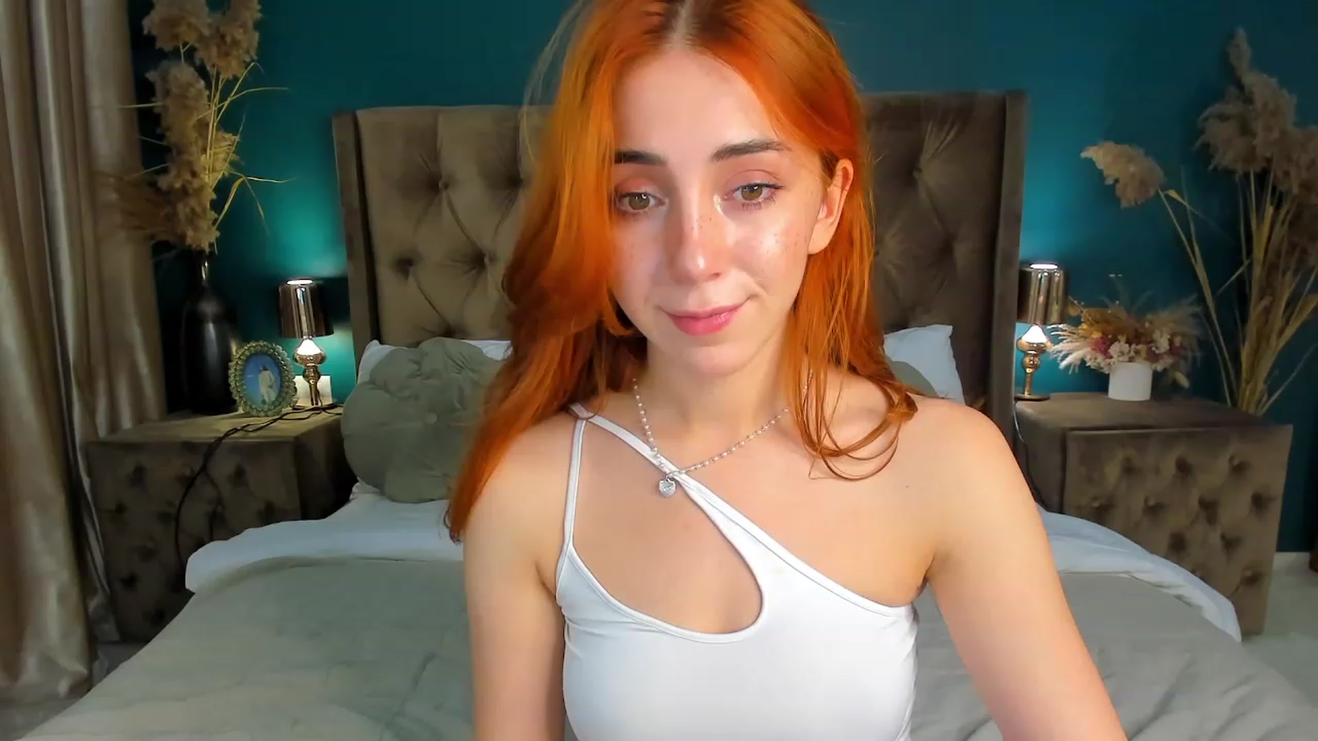 Gallery image thumbnail from ElsaYoung's myfreecams stream on, 10/05/2023, 12:48 image 19 of 20