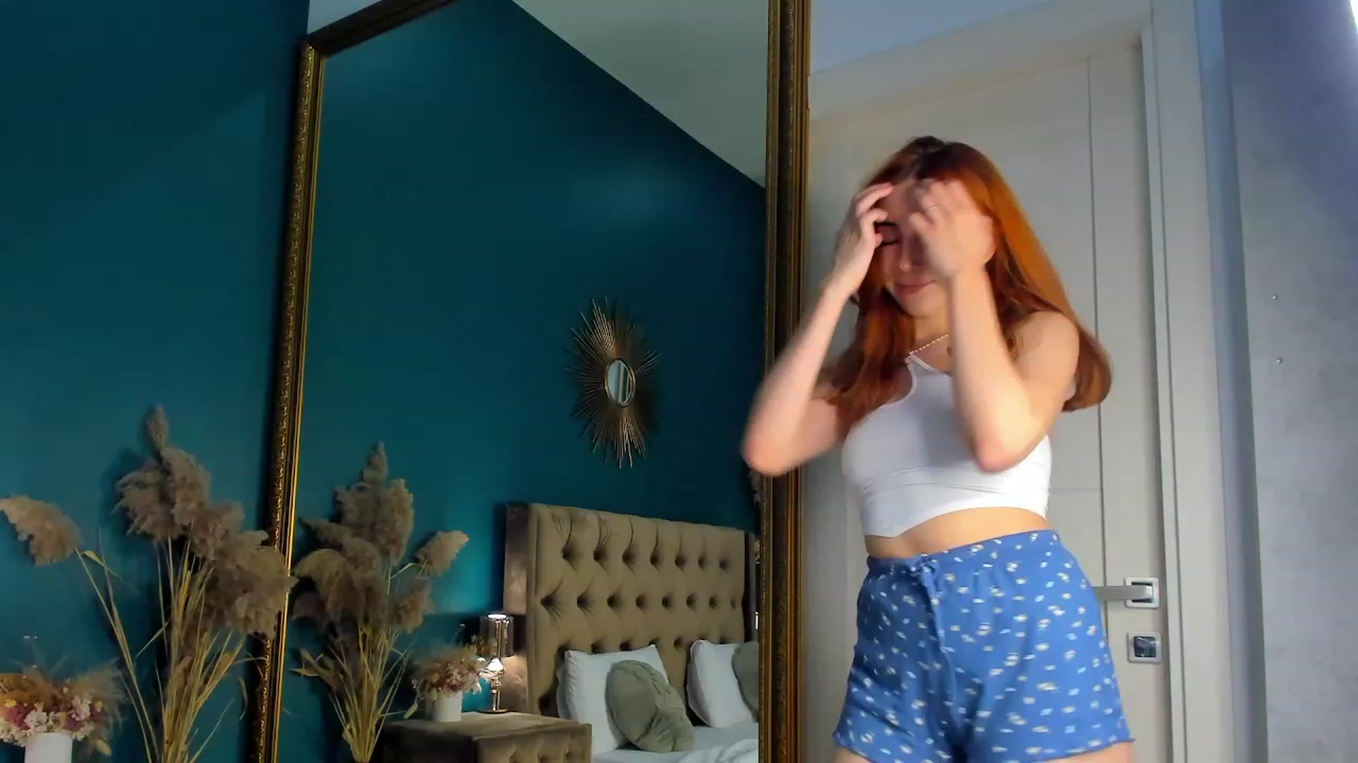 Gallery image thumbnail from ElsaYoung's myfreecams stream on, 10/05/2023, 12:48 image 9 of 20