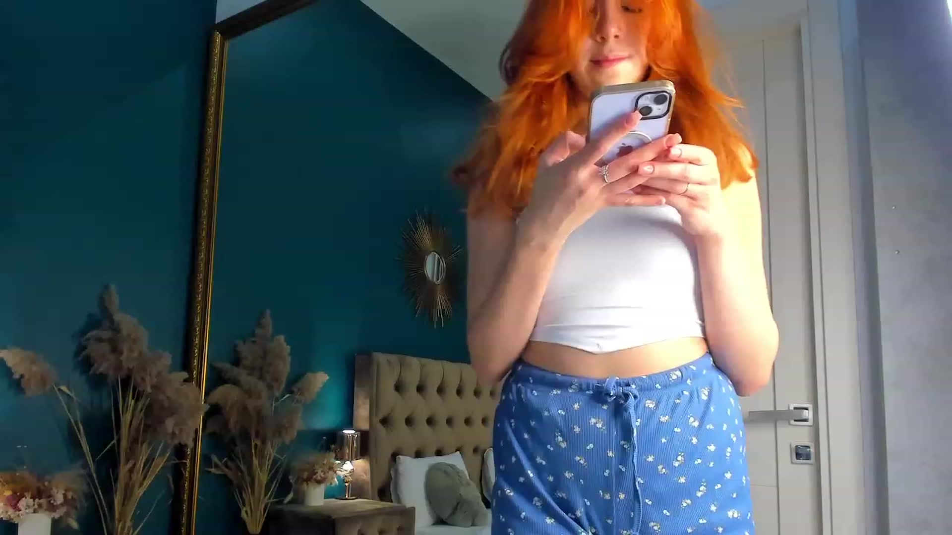 Gallery image thumbnail from ElsaYoung's myfreecams stream on, 10/05/2023, 12:48 image 14 of 20