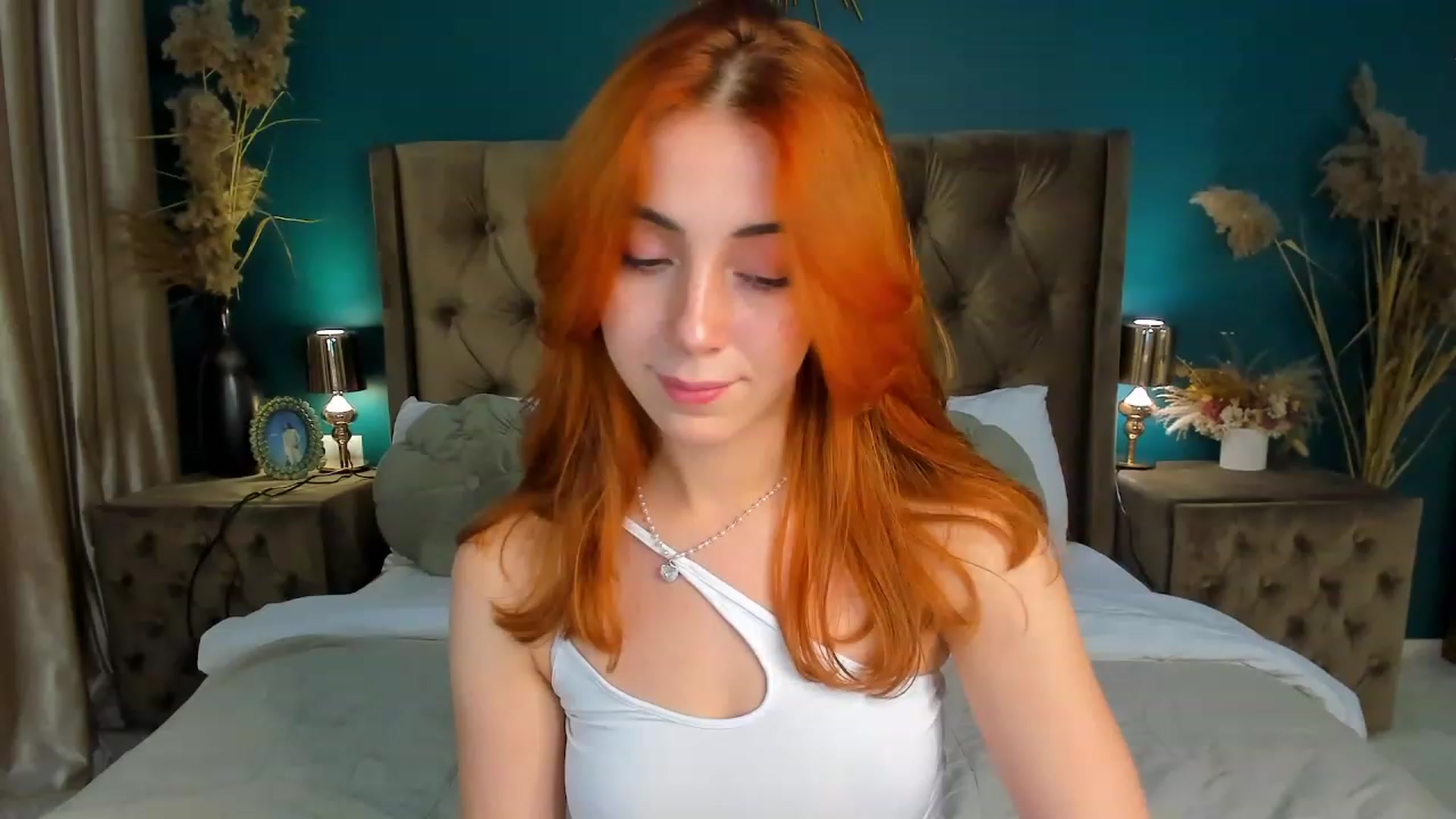 Gallery image thumbnail from ElsaYoung's myfreecams stream on, 10/05/2023, 13:38 image 2 of 20