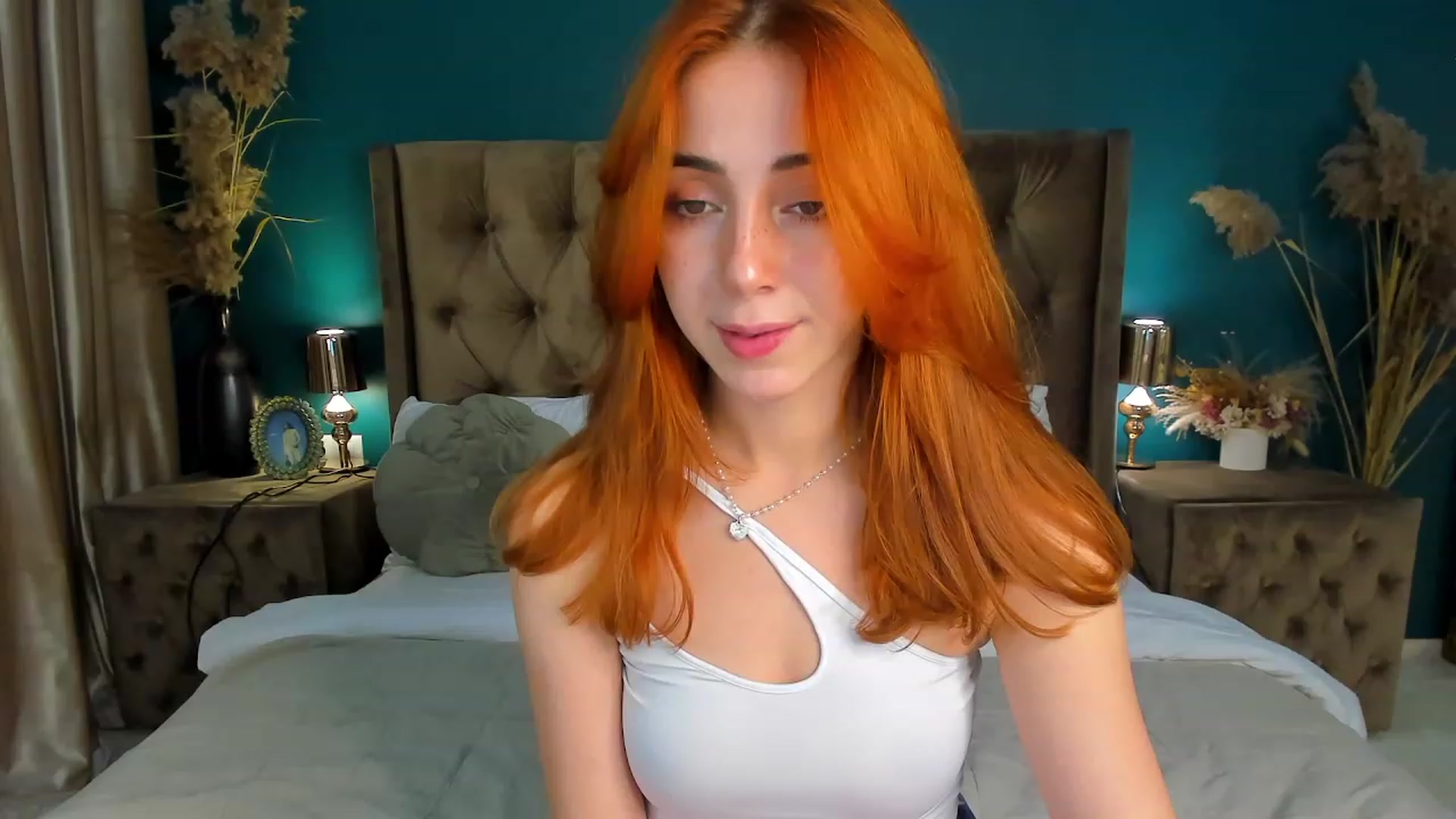 Gallery image thumbnail from ElsaYoung's myfreecams stream on, 10/05/2023, 13:38 image 3 of 20