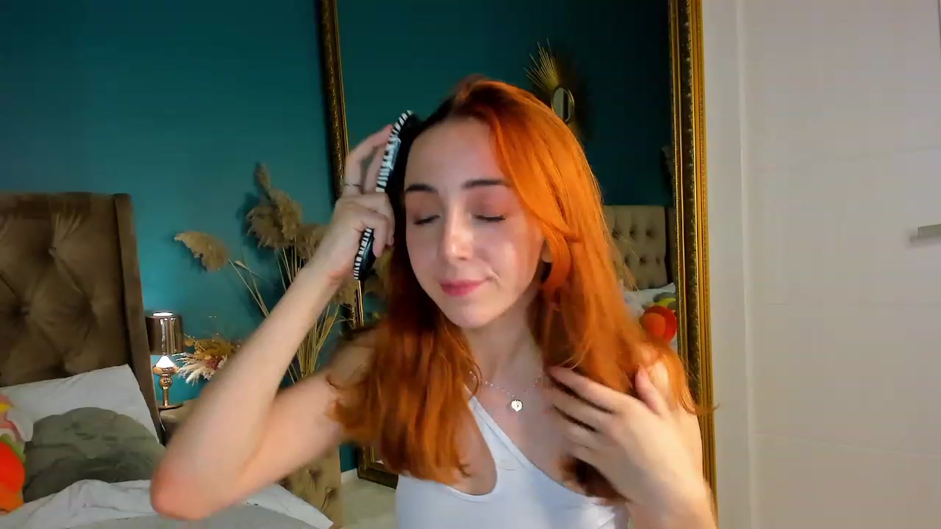 Gallery image thumbnail from ElsaYoung's myfreecams stream on, 10/05/2023, 17:12 image 20 of 20