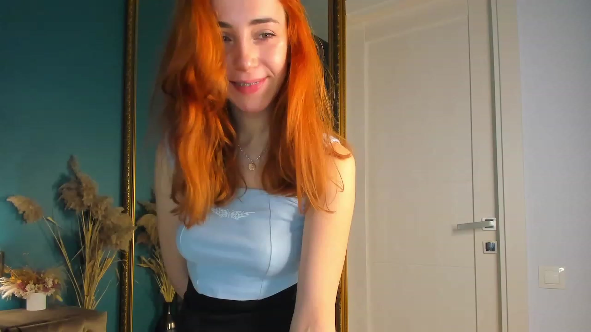 Gallery image thumbnail from ElsaYoung's myfreecams stream on, 10/06/2023, 12:39 image 5 of 20