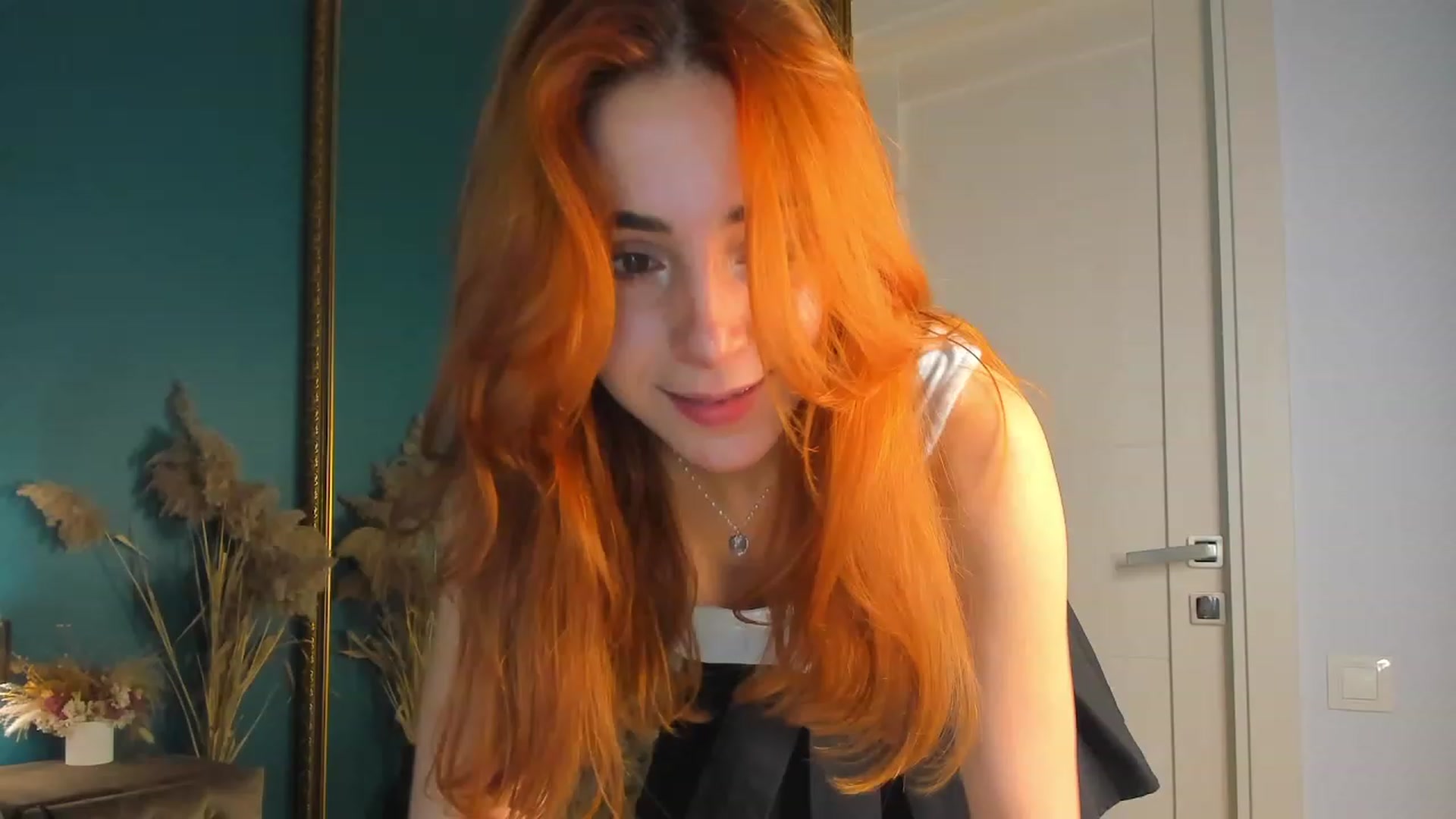 Gallery image thumbnail from ElsaYoung's myfreecams stream on, 10/06/2023, 12:39 image 1 of 20
