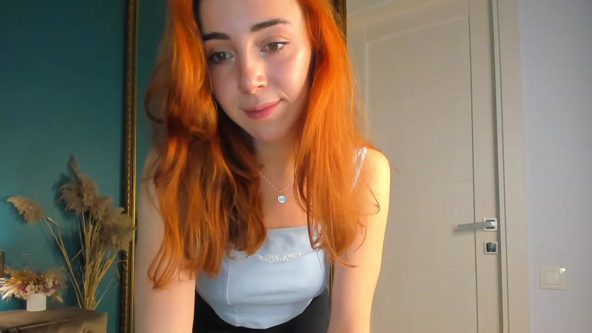 Gallery image thumbnail from ElsaYoung's myfreecams stream on, 10/06/2023, 12:39 image 4 of 20