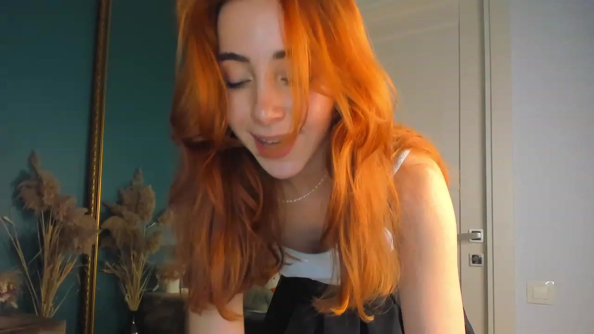 Gallery image thumbnail from ElsaYoung's myfreecams stream on, 10/06/2023, 15:07 image 9 of 20