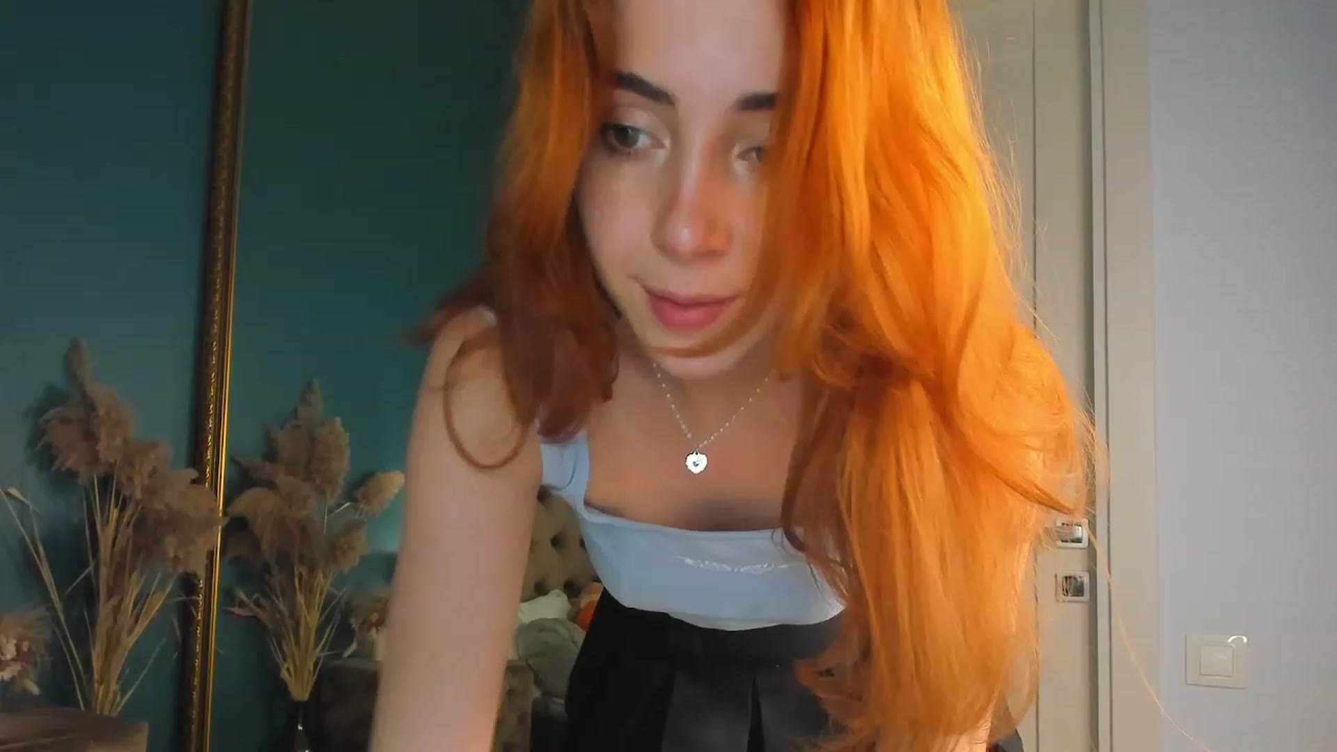 Gallery image thumbnail from ElsaYoung's myfreecams stream on, 10/06/2023, 15:07 image 5 of 20