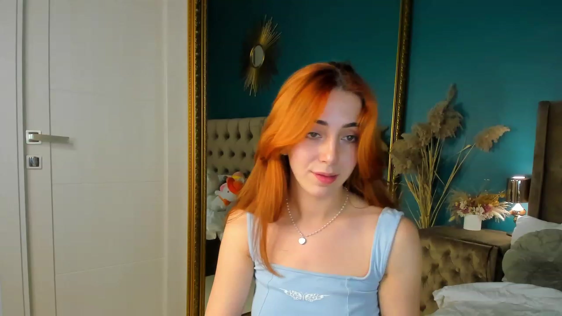 Gallery image thumbnail from ElsaYoung's myfreecams stream on, 10/06/2023, 18:43 image 6 of 20