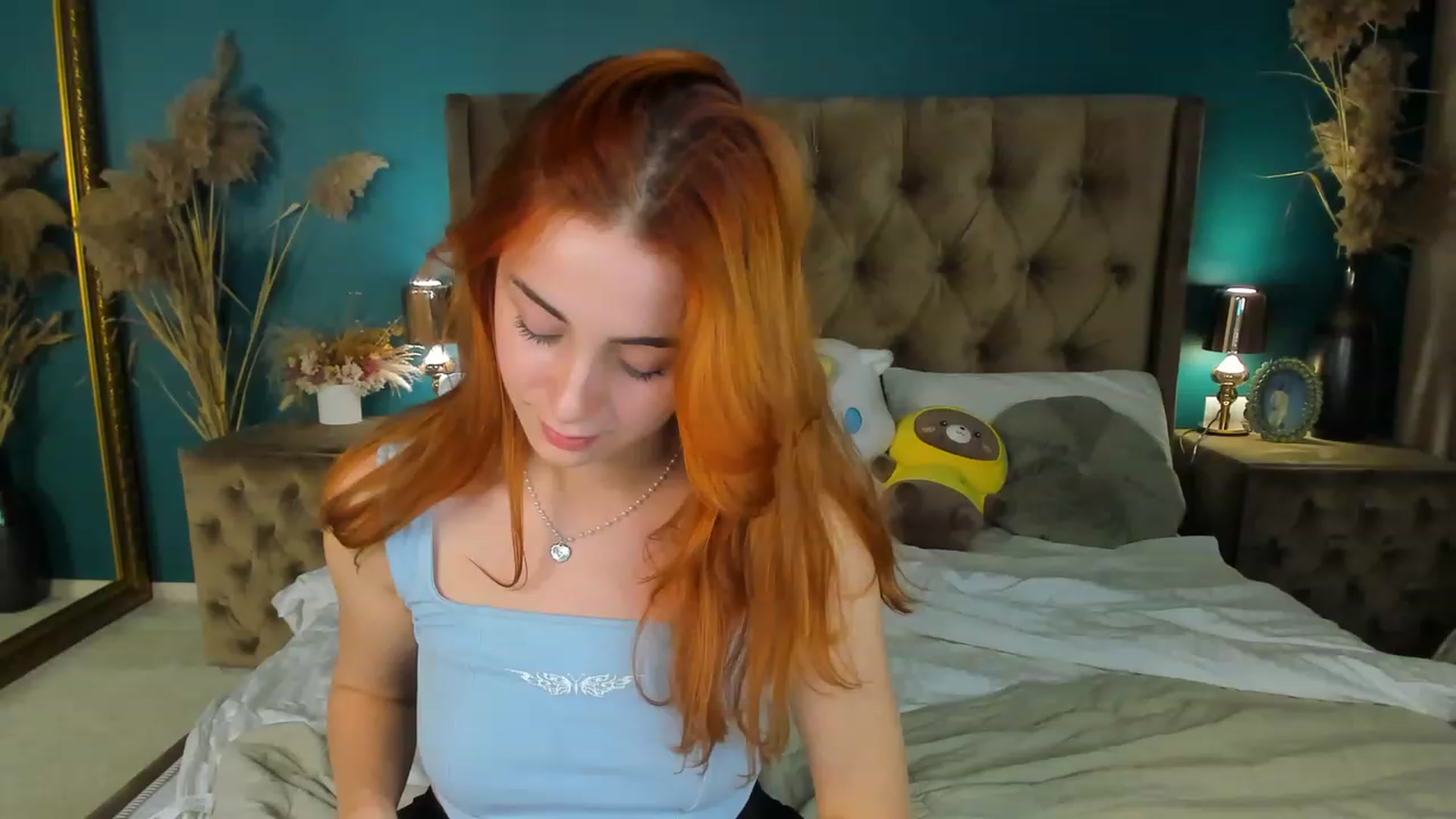 Gallery image thumbnail from ElsaYoung's myfreecams stream on, 10/06/2023, 18:43 image 10 of 20