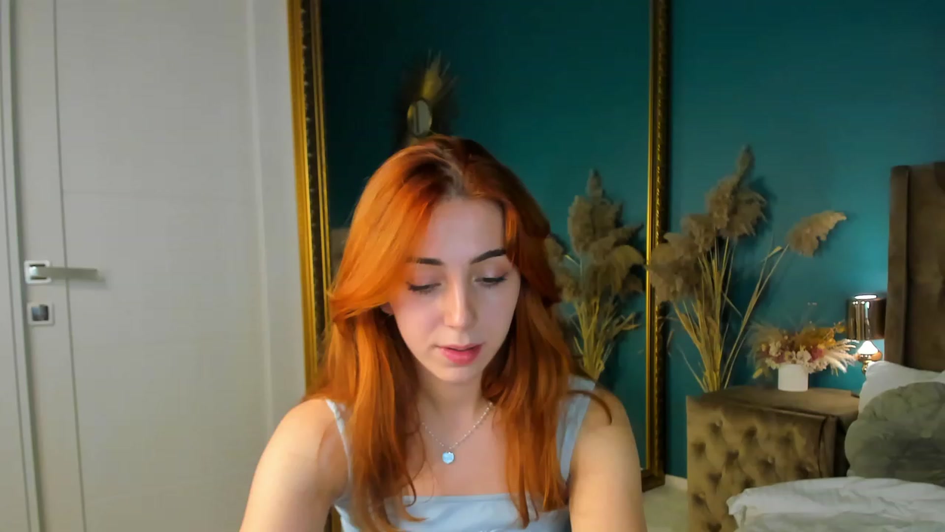 Gallery image thumbnail from ElsaYoung's myfreecams stream on, 10/06/2023, 18:43 image 8 of 20