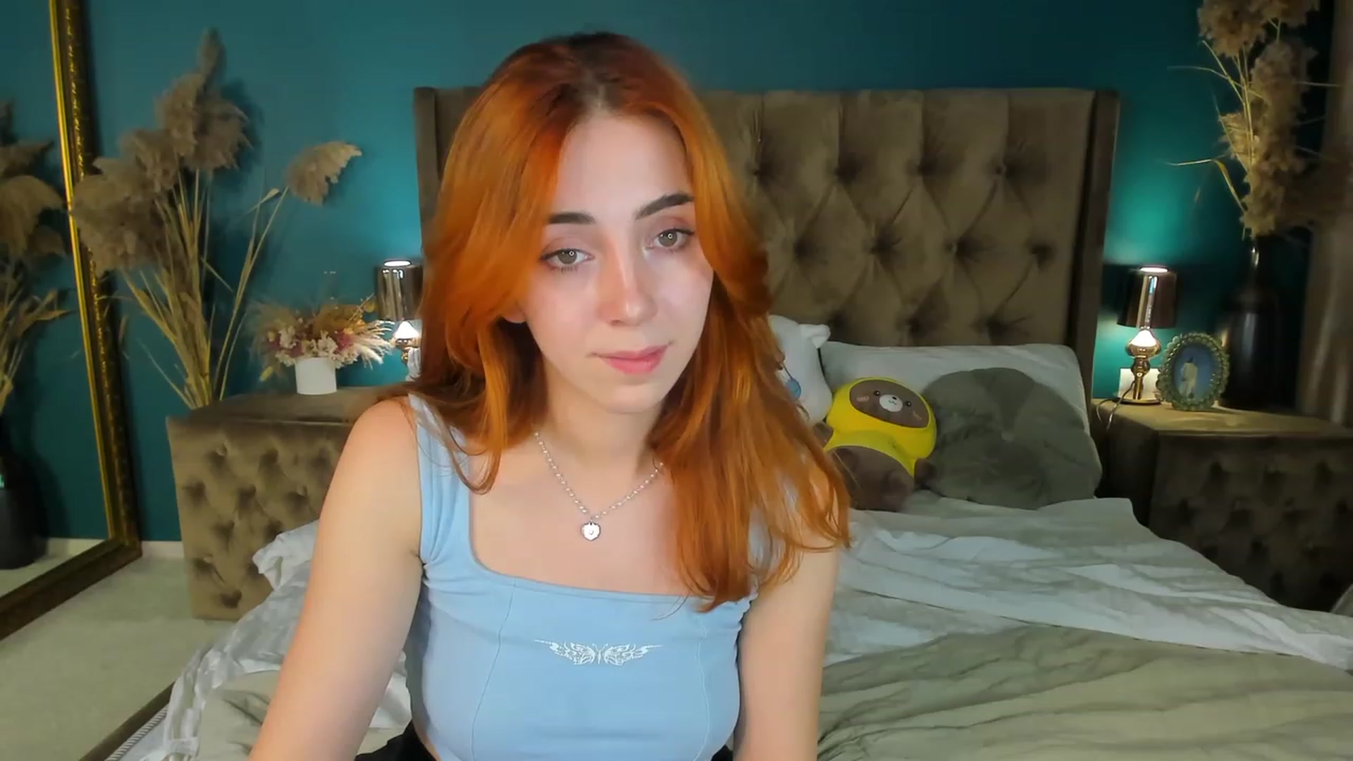 Gallery image thumbnail from ElsaYoung's myfreecams stream on, 10/06/2023, 18:43 image 12 of 20