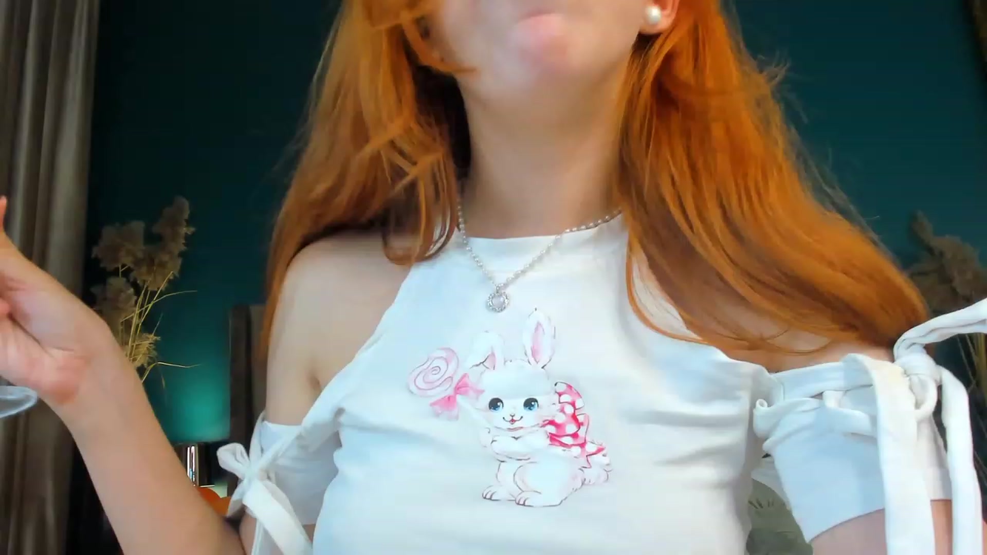 Gallery image thumbnail from ElsaYoung's myfreecams stream on, 10/08/2023, 01:22 image 6 of 20