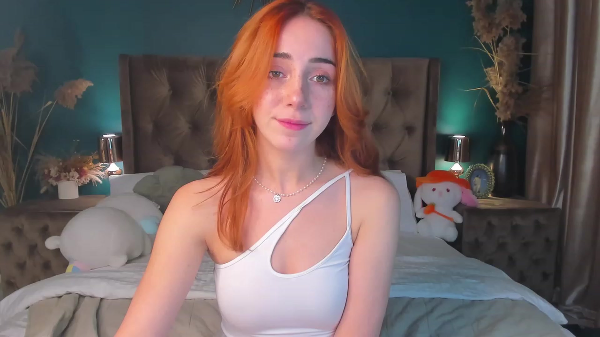 Gallery image thumbnail from ElsaYoung's myfreecams stream on, 10/08/2023, 20:38 image 13 of 20