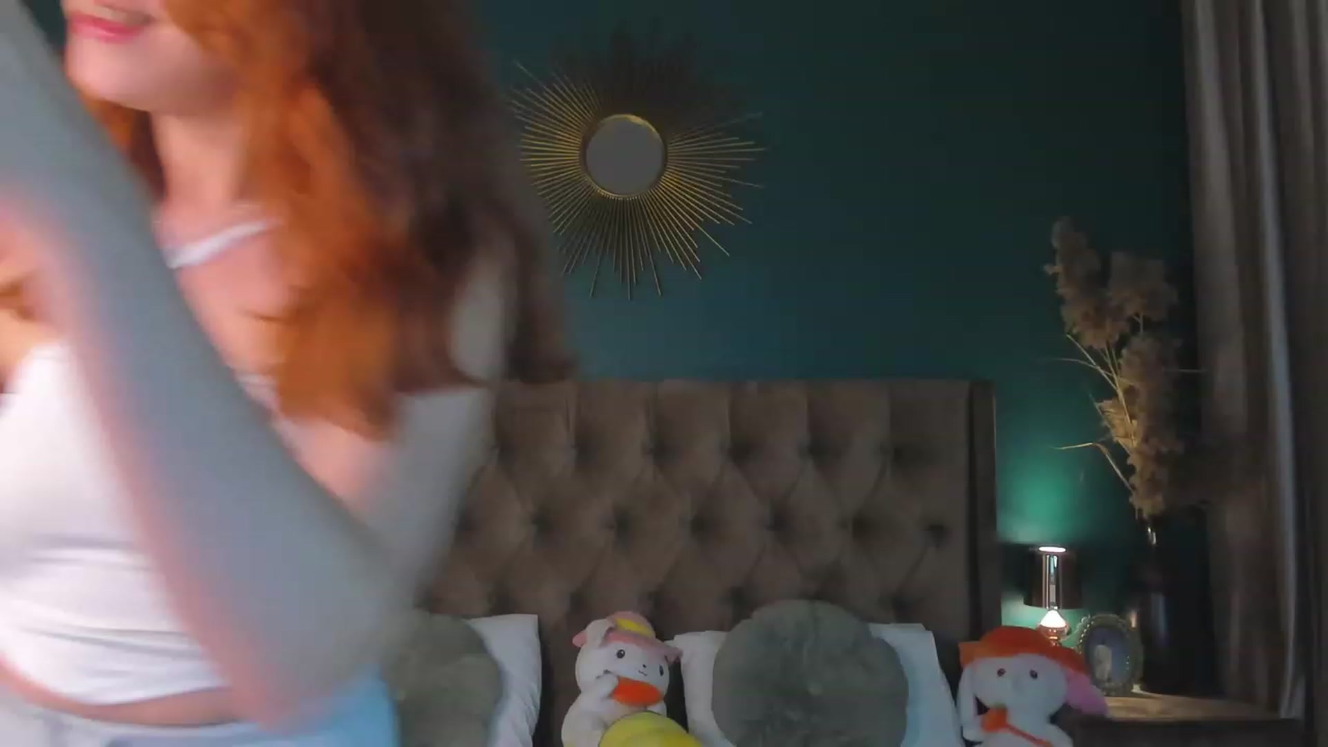 Gallery image thumbnail from ElsaYoung's myfreecams stream on, 10/08/2023, 21:25 image 13 of 20