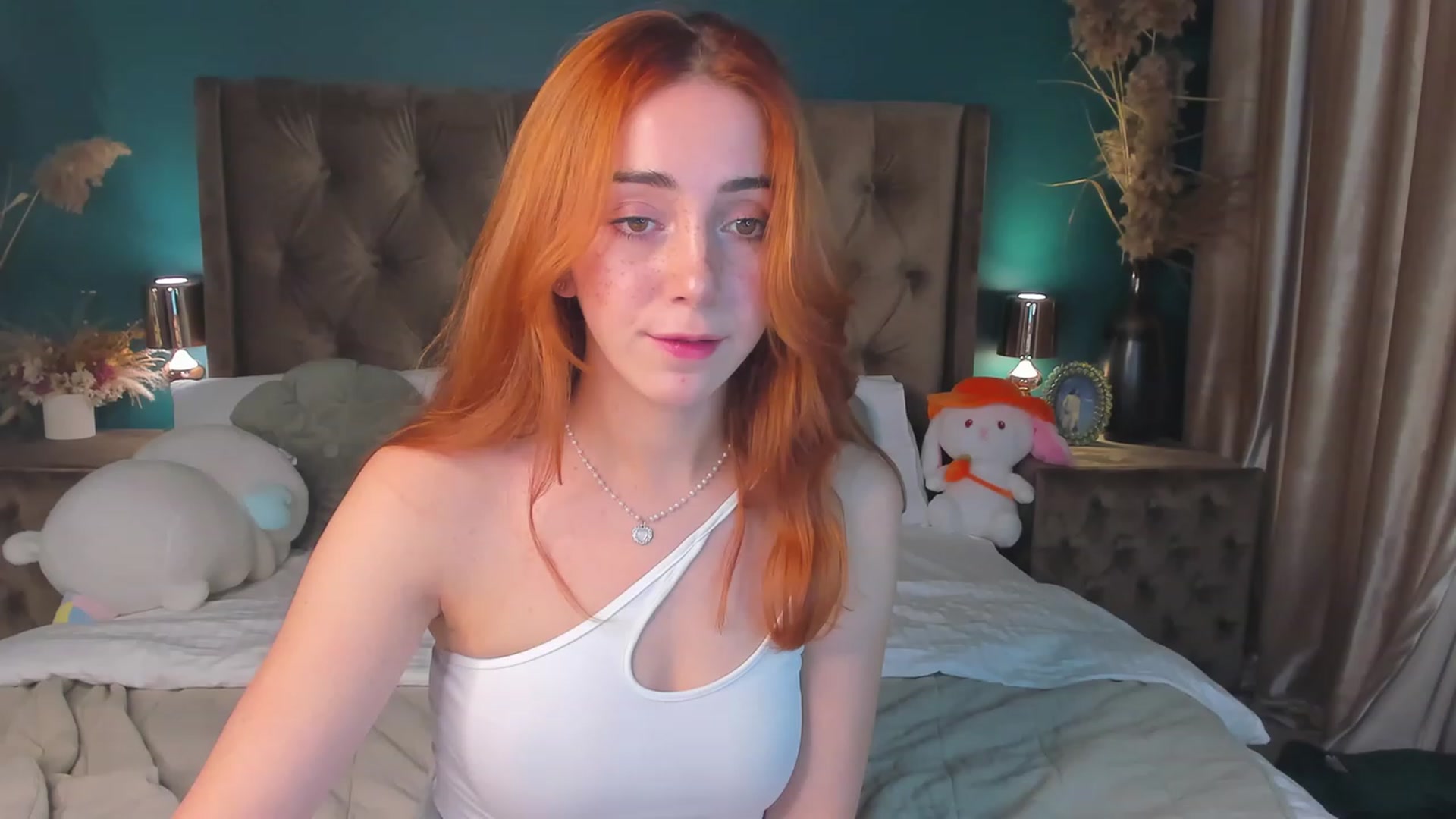 Gallery image thumbnail from ElsaYoung's myfreecams stream on, 10/08/2023, 21:25 image 8 of 20