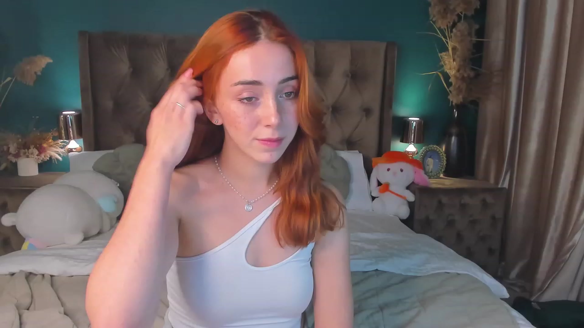 Gallery image thumbnail from ElsaYoung's myfreecams stream on, 10/08/2023, 21:25 image 7 of 20