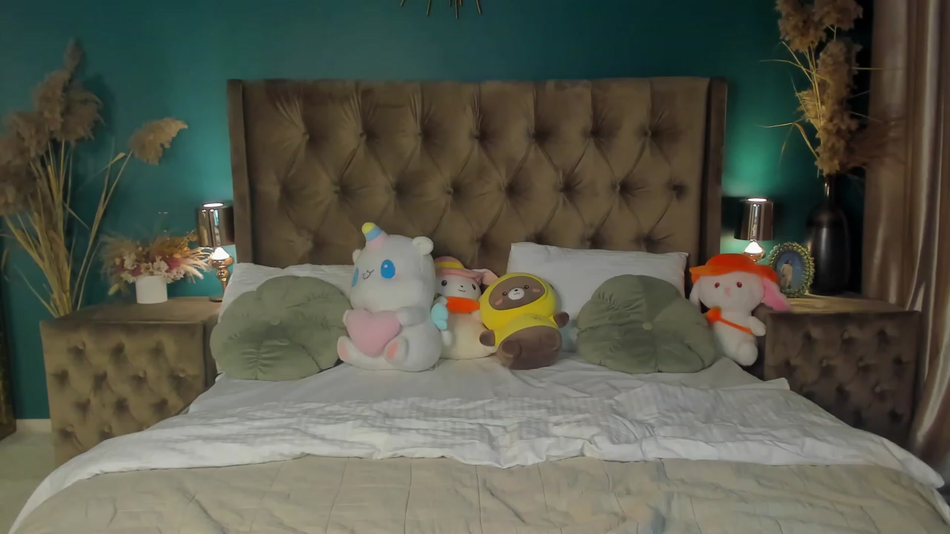 Gallery image thumbnail from ElsaYoung's myfreecams stream on, 10/10/2023, 12:47 image 20 of 20