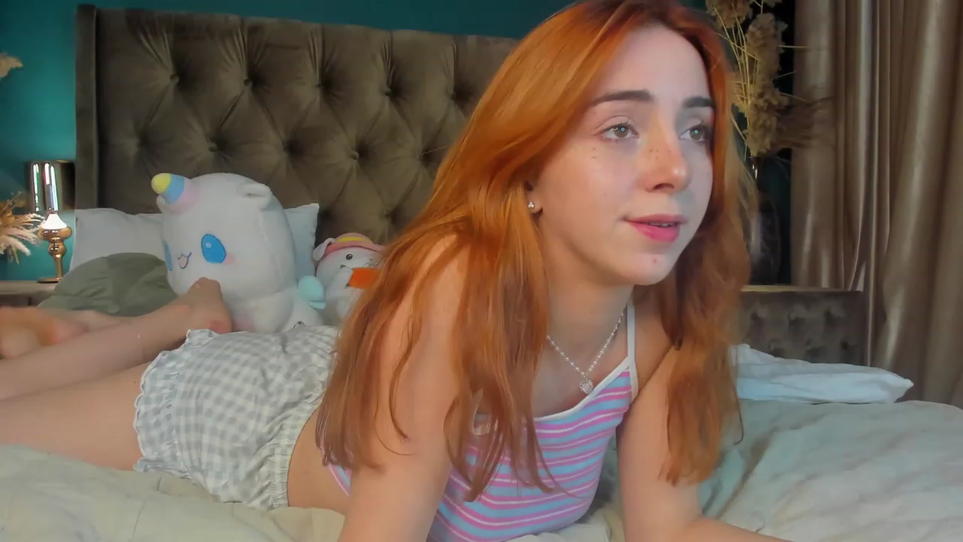 Gallery image thumbnail from ElsaYoung's myfreecams stream on, 10/10/2023, 17:32 image 6 of 20