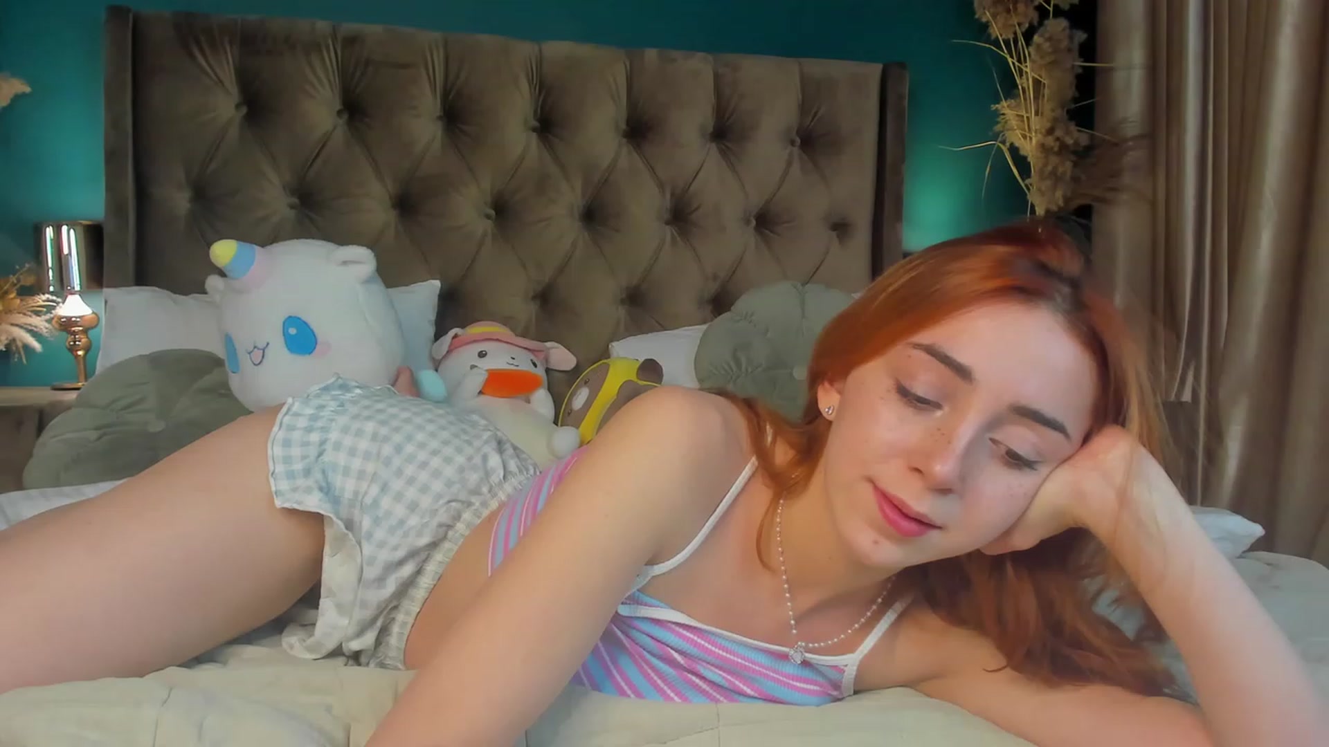 Gallery image thumbnail from ElsaYoung's myfreecams stream on, 10/10/2023, 17:32 image 8 of 20