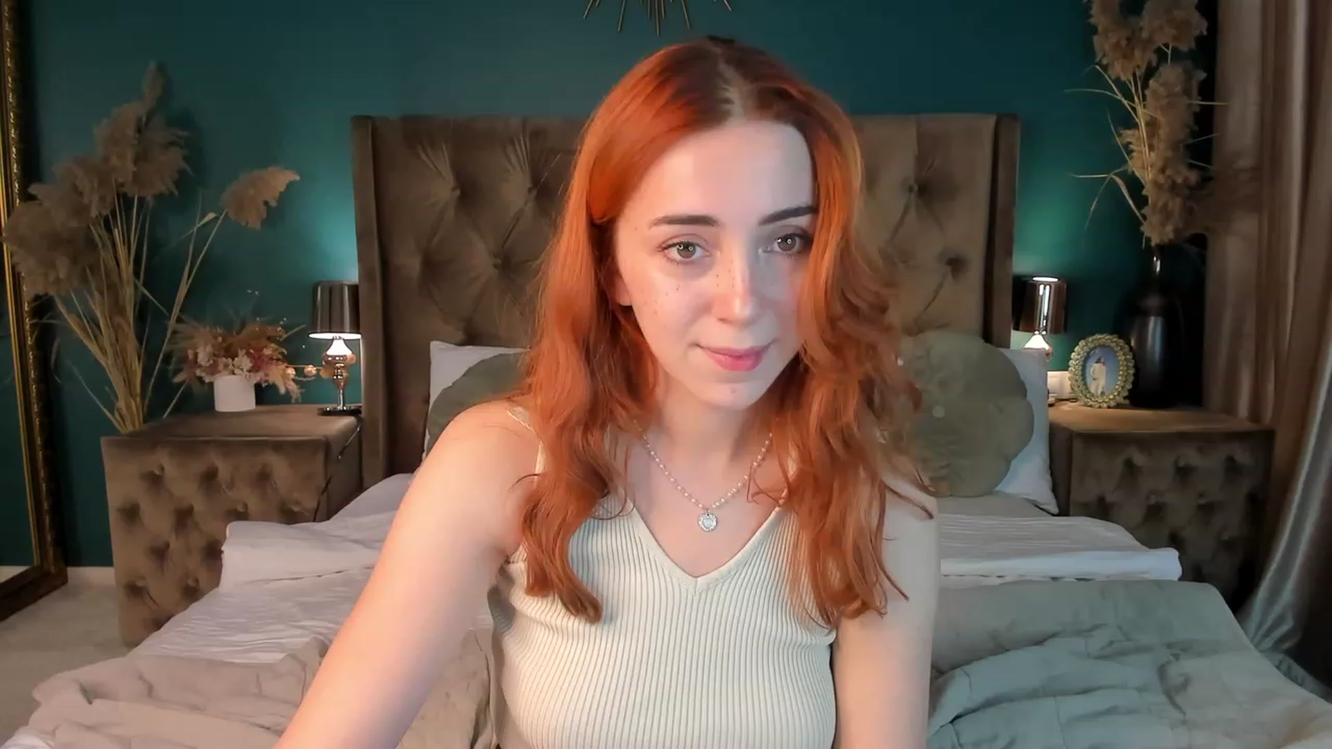 Gallery image thumbnail from ElsaYoung's myfreecams stream on, 10/12/2023, 13:38 image 4 of 20