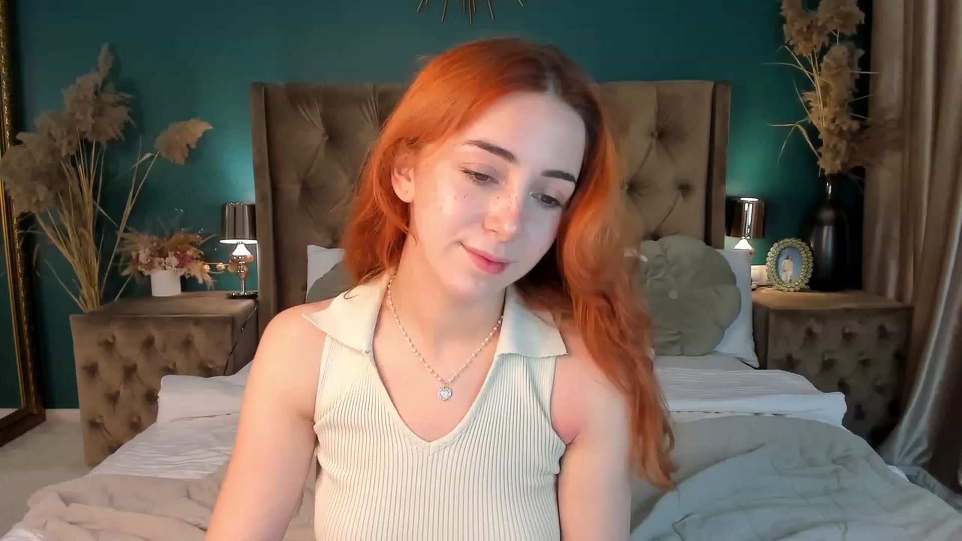 Gallery image thumbnail from ElsaYoung's myfreecams stream on, 10/12/2023, 13:38 image 13 of 20