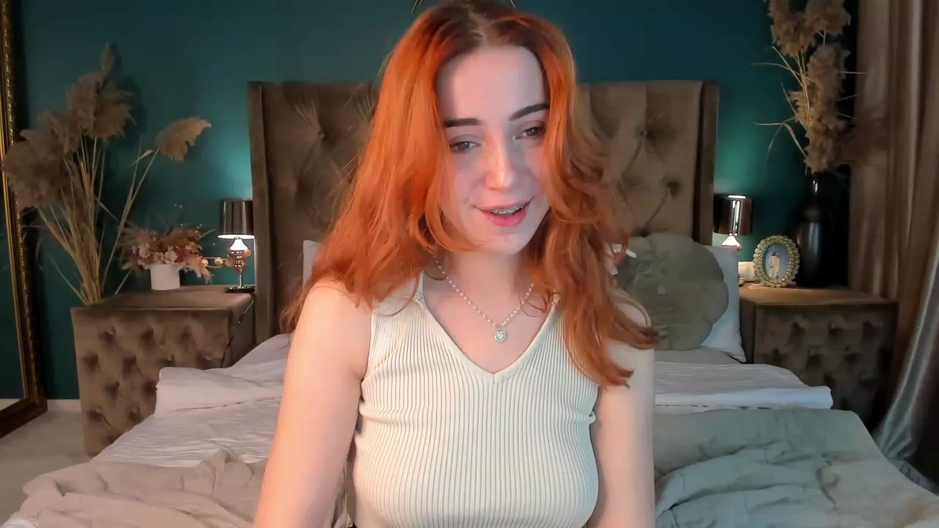 Gallery image thumbnail from ElsaYoung's myfreecams stream on, 10/12/2023, 13:38 image 1 of 20