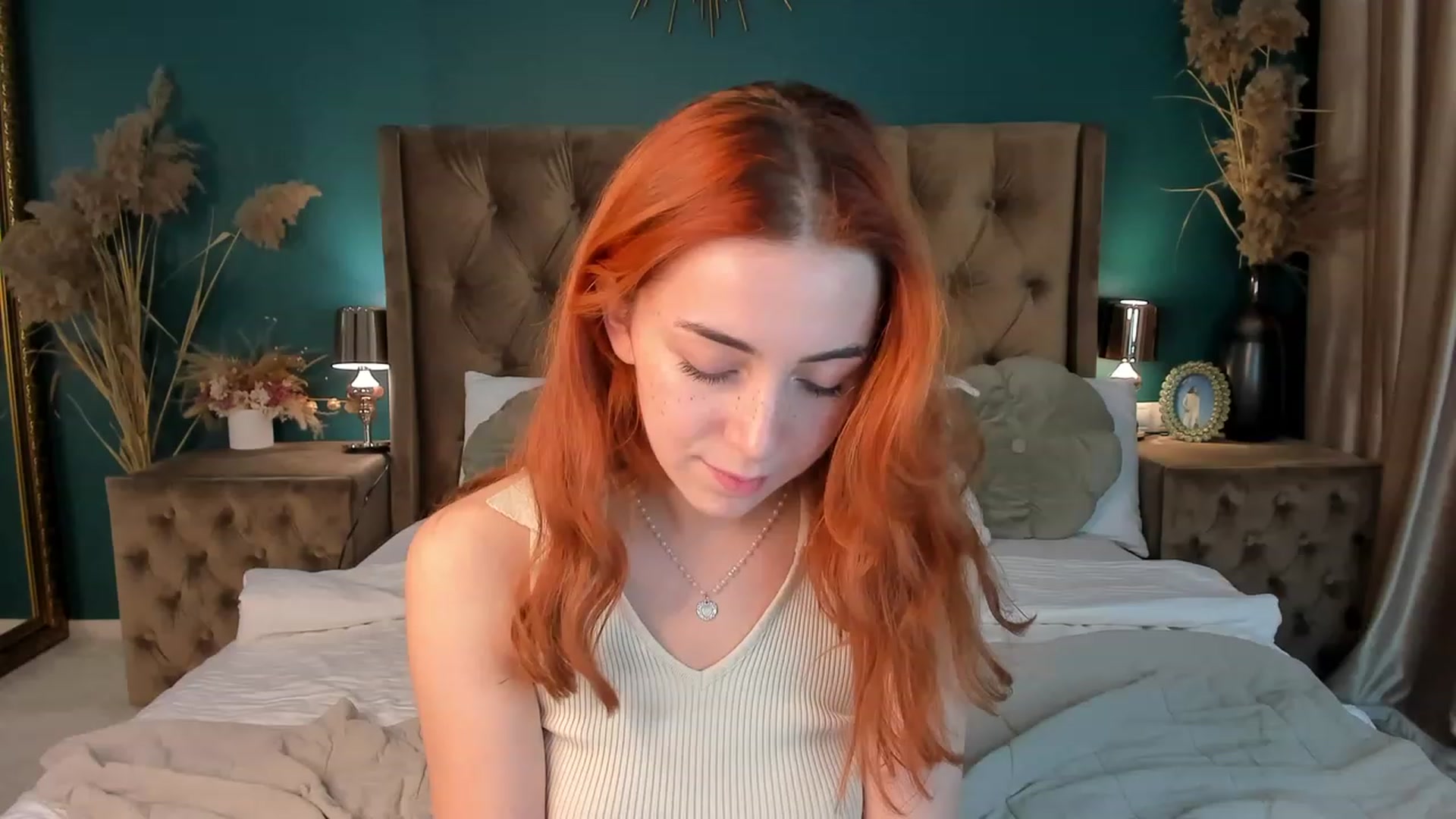 Gallery image thumbnail from ElsaYoung's myfreecams stream on, 10/12/2023, 13:38 image 18 of 20
