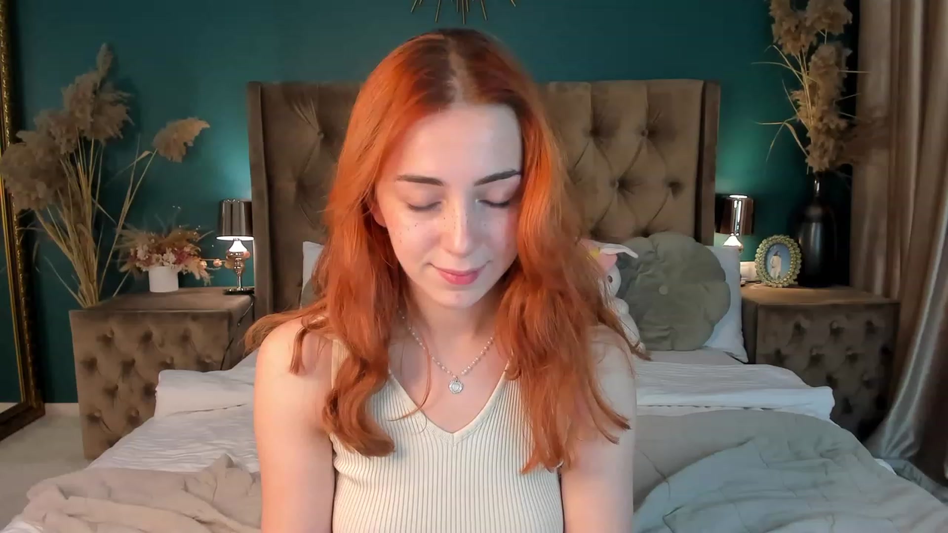 Gallery image thumbnail from ElsaYoung's myfreecams stream on, 10/12/2023, 13:38 image 12 of 20