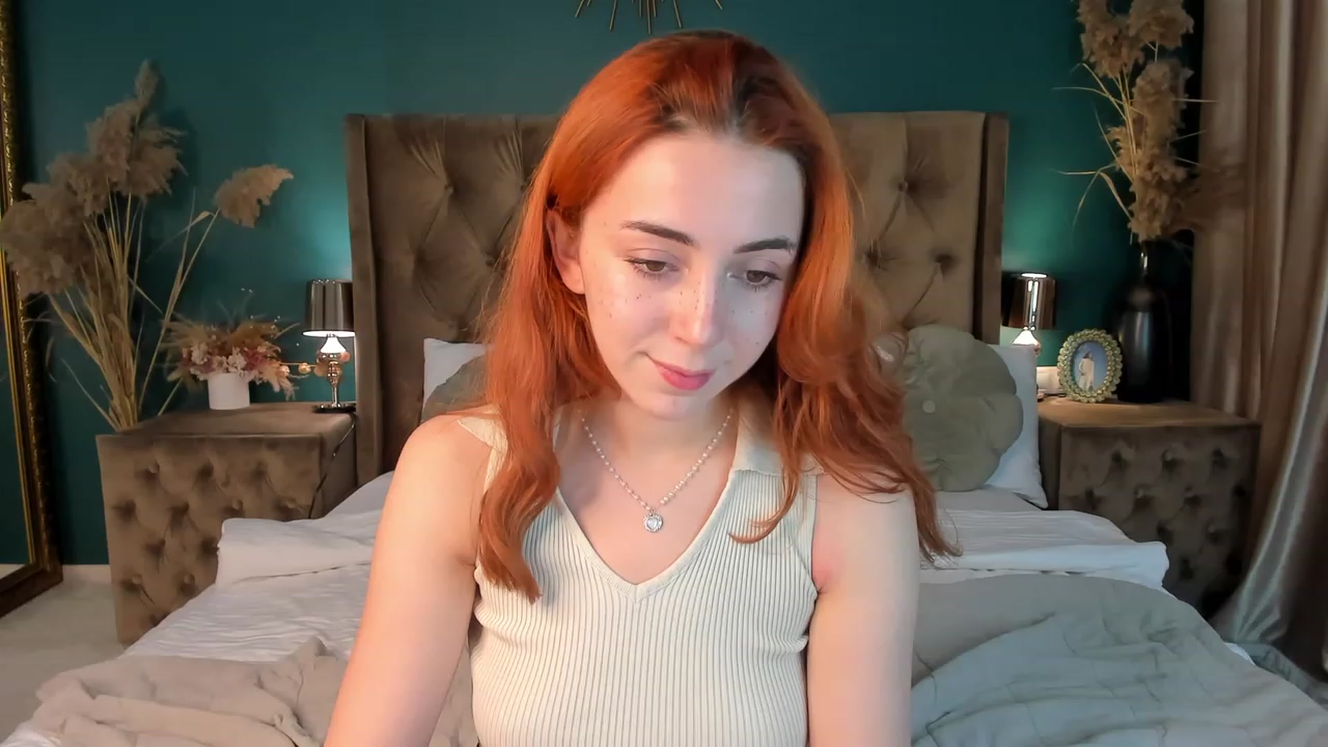 Gallery image thumbnail from ElsaYoung's myfreecams stream on, 10/12/2023, 13:38 image 17 of 20