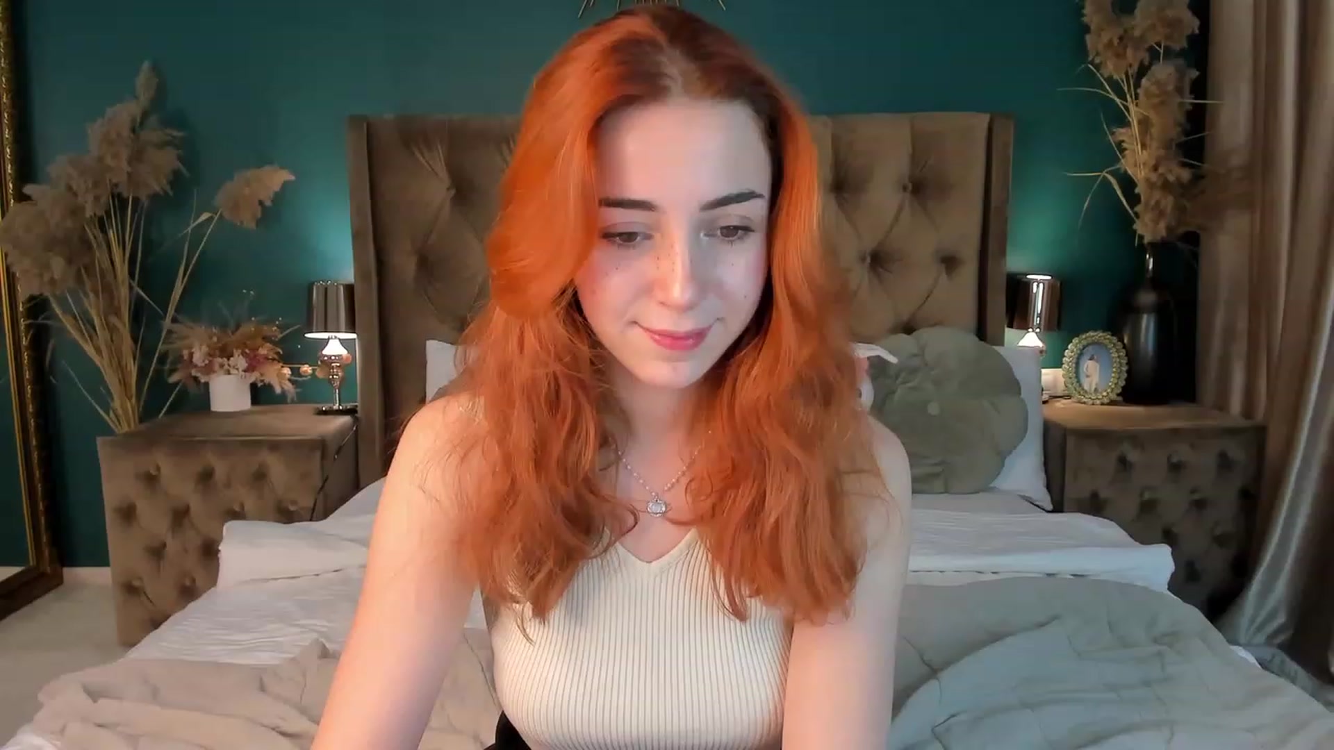 Gallery image thumbnail from ElsaYoung's myfreecams stream on, 10/12/2023, 13:38 image 8 of 20