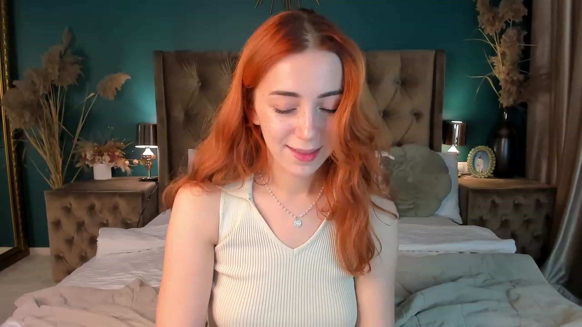 Gallery image thumbnail from ElsaYoung's myfreecams stream on, 10/12/2023, 13:38 image 3 of 20