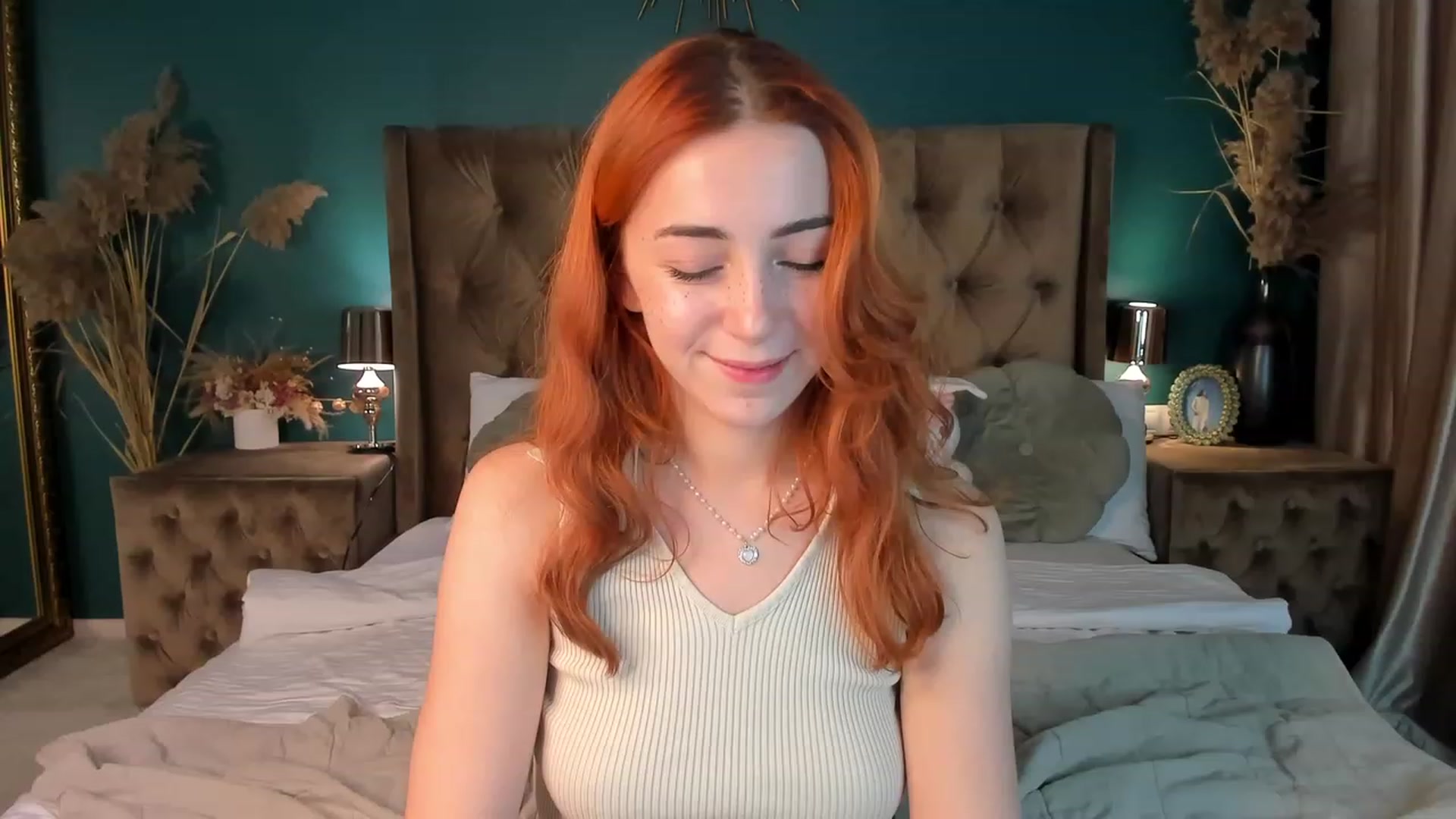 Gallery image thumbnail from ElsaYoung's myfreecams stream on, 10/12/2023, 13:38 image 5 of 20