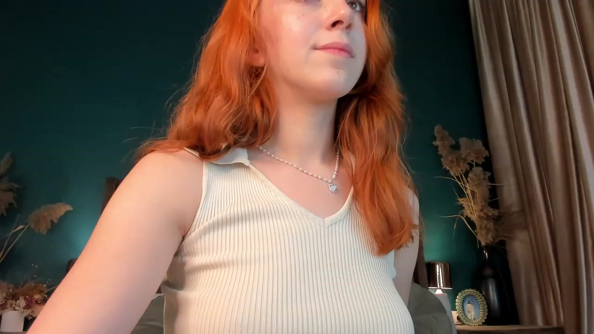 Gallery image thumbnail from ElsaYoung's myfreecams stream on, 10/12/2023, 15:11 image 12 of 20