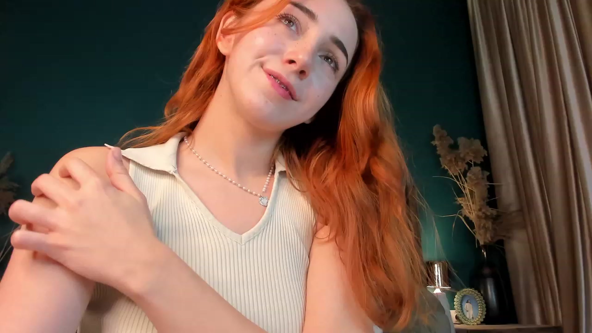 Gallery image thumbnail from ElsaYoung's myfreecams stream on, 10/12/2023, 15:11 image 8 of 20